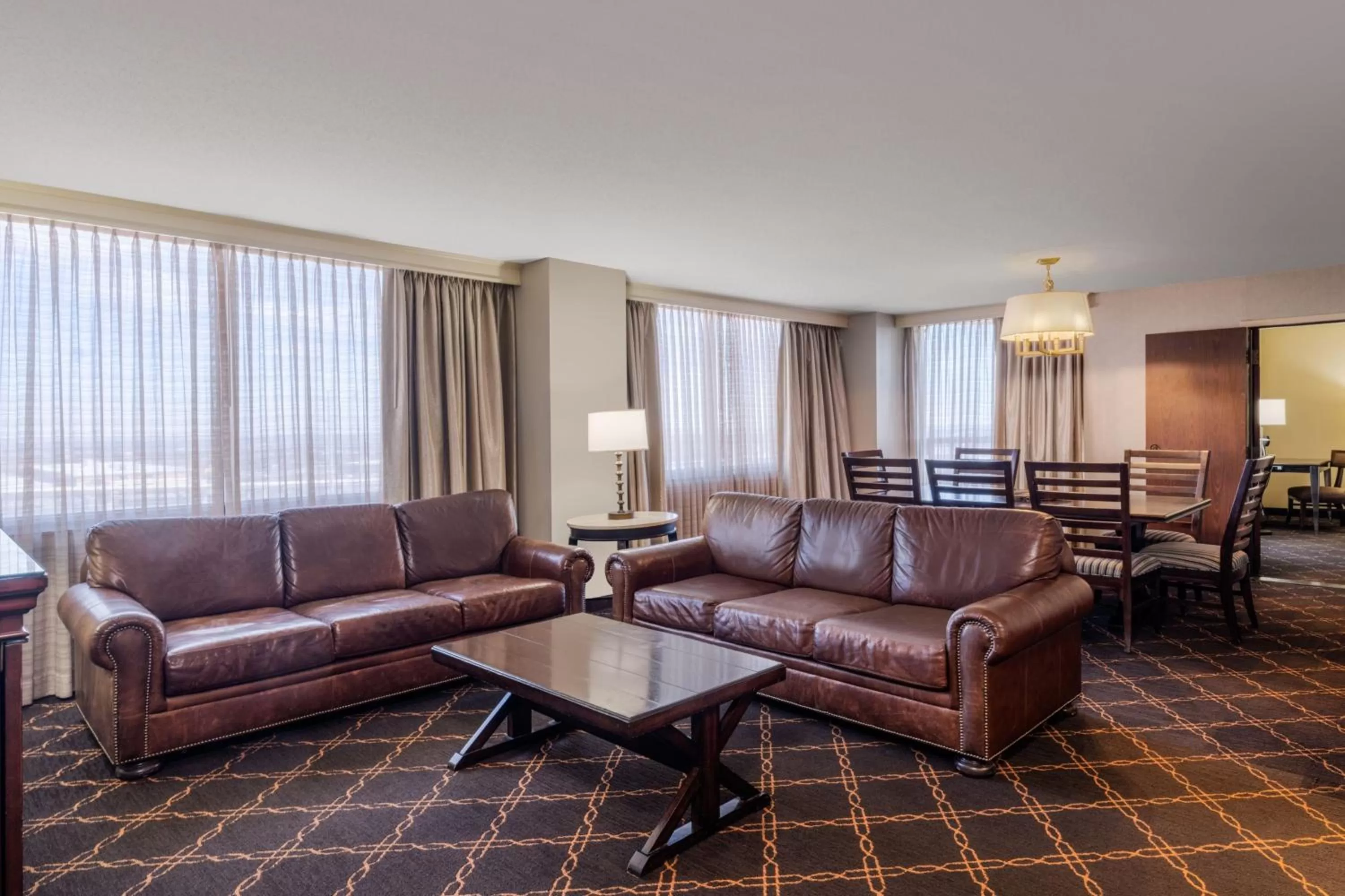 Photo of the whole room in Austin Southpark Hotel