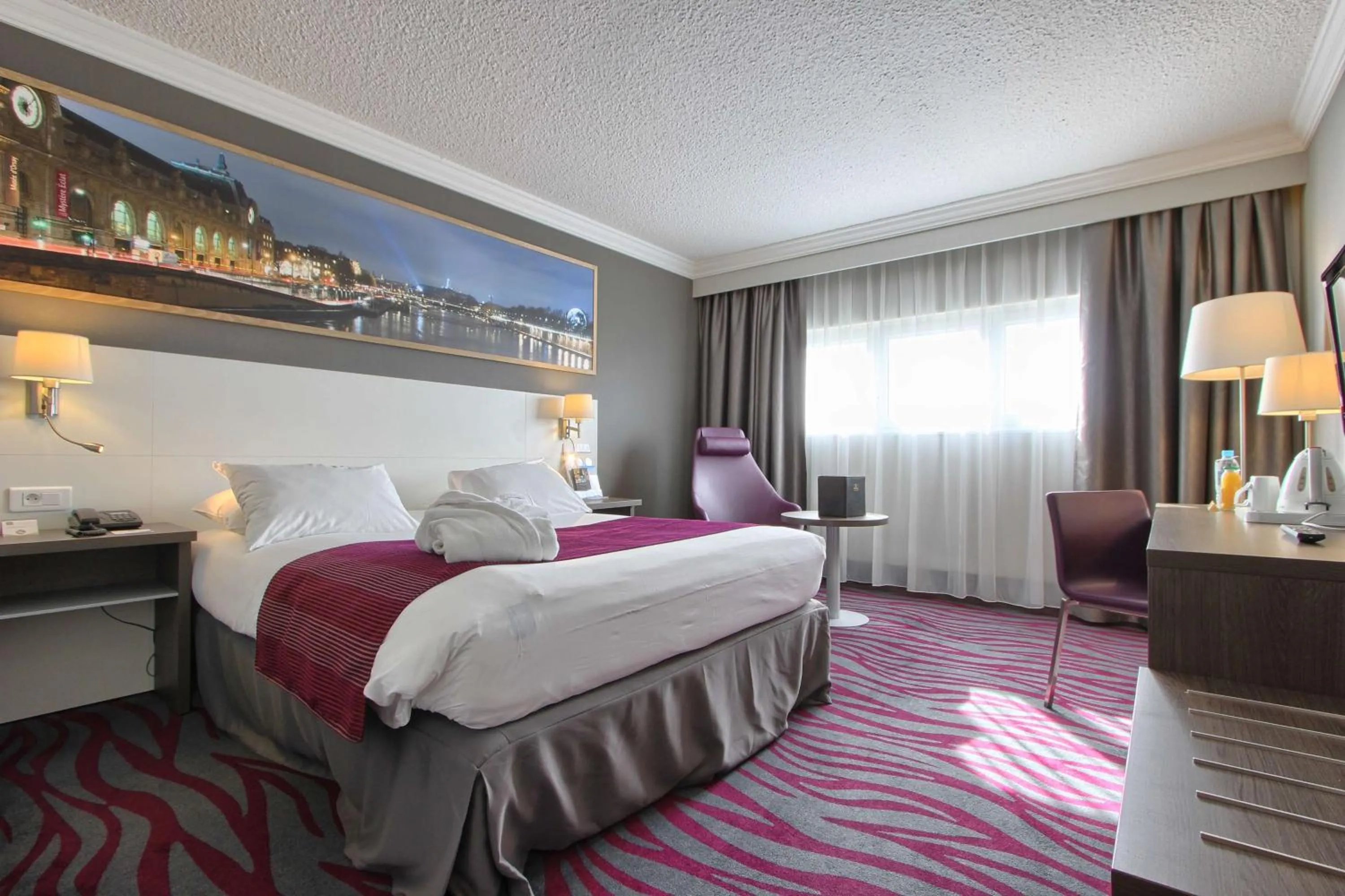 Bedroom, Bed in Best Western Plus Paris Orly Airport