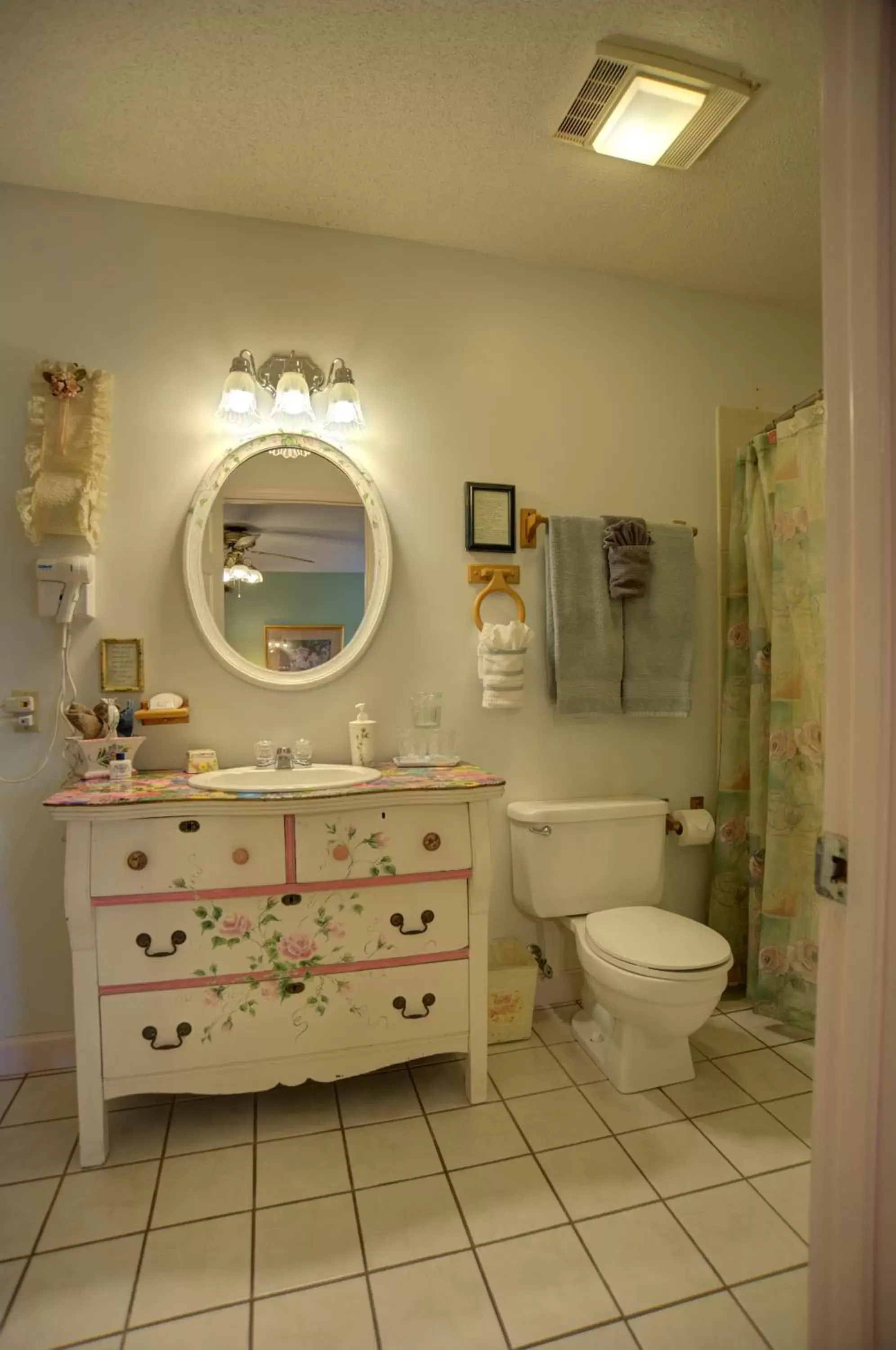 Bathroom in Blue Mountain Mist Country Inn