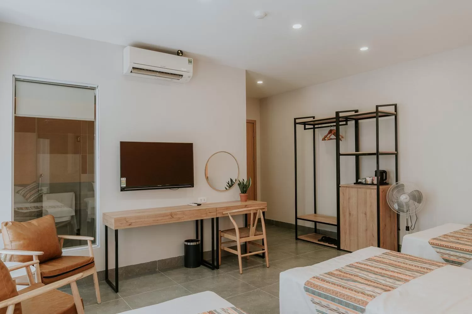 Photo of the whole room, Bed in Le Cactus Hotel Ha Long