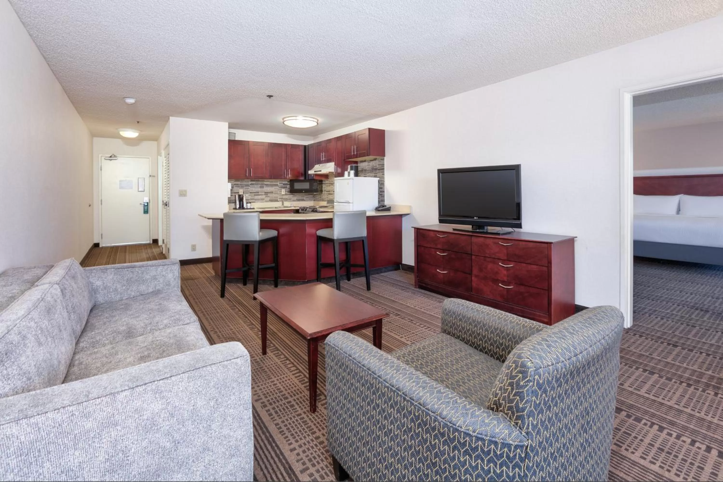 kitchen in Holiday Inn & Suites Santa Maria by IHG