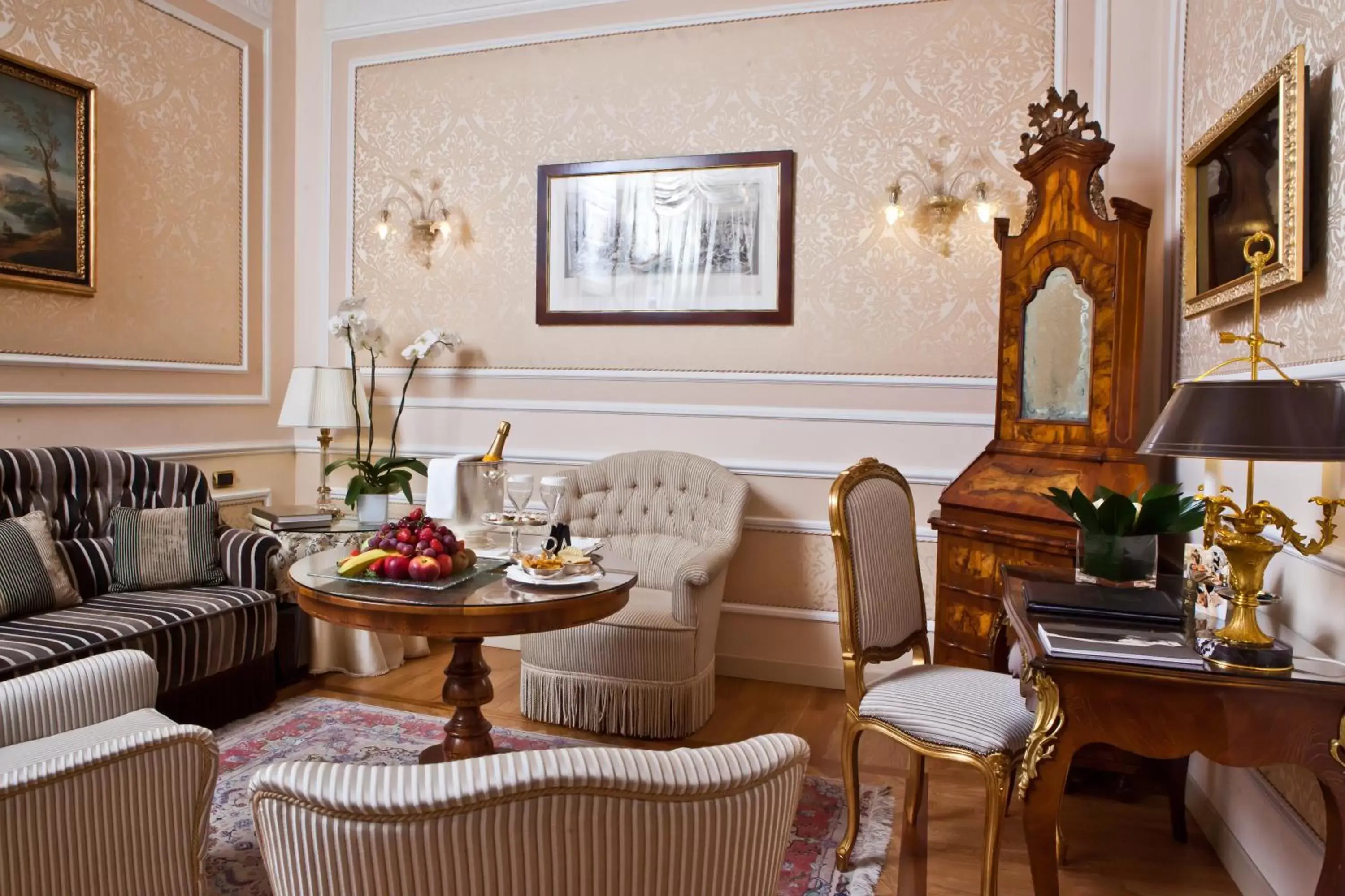 Seating area, Restaurant/Places to Eat in Grand Hotel Majestic gia' Baglioni