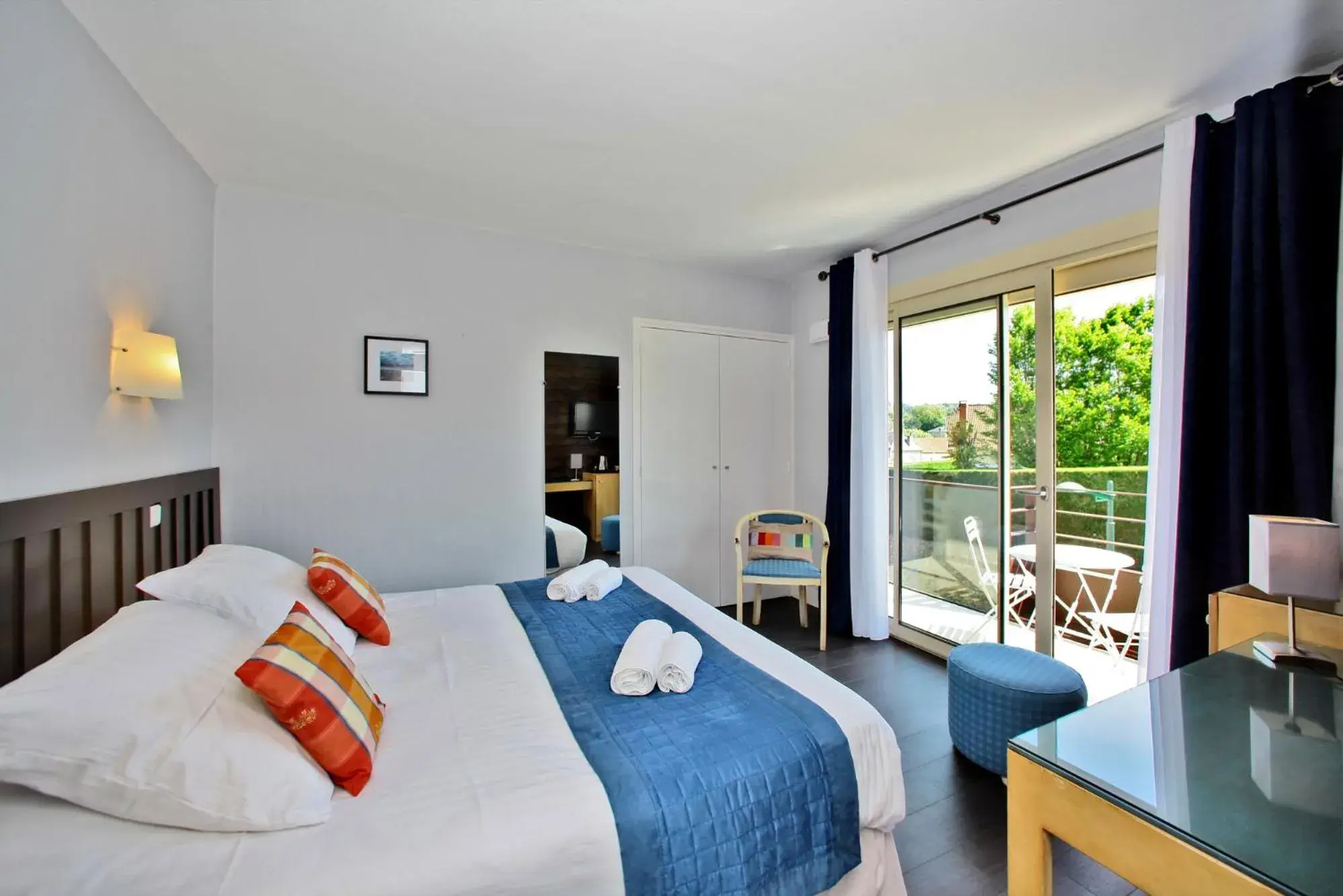 Bedroom in Hotel de Compostelle