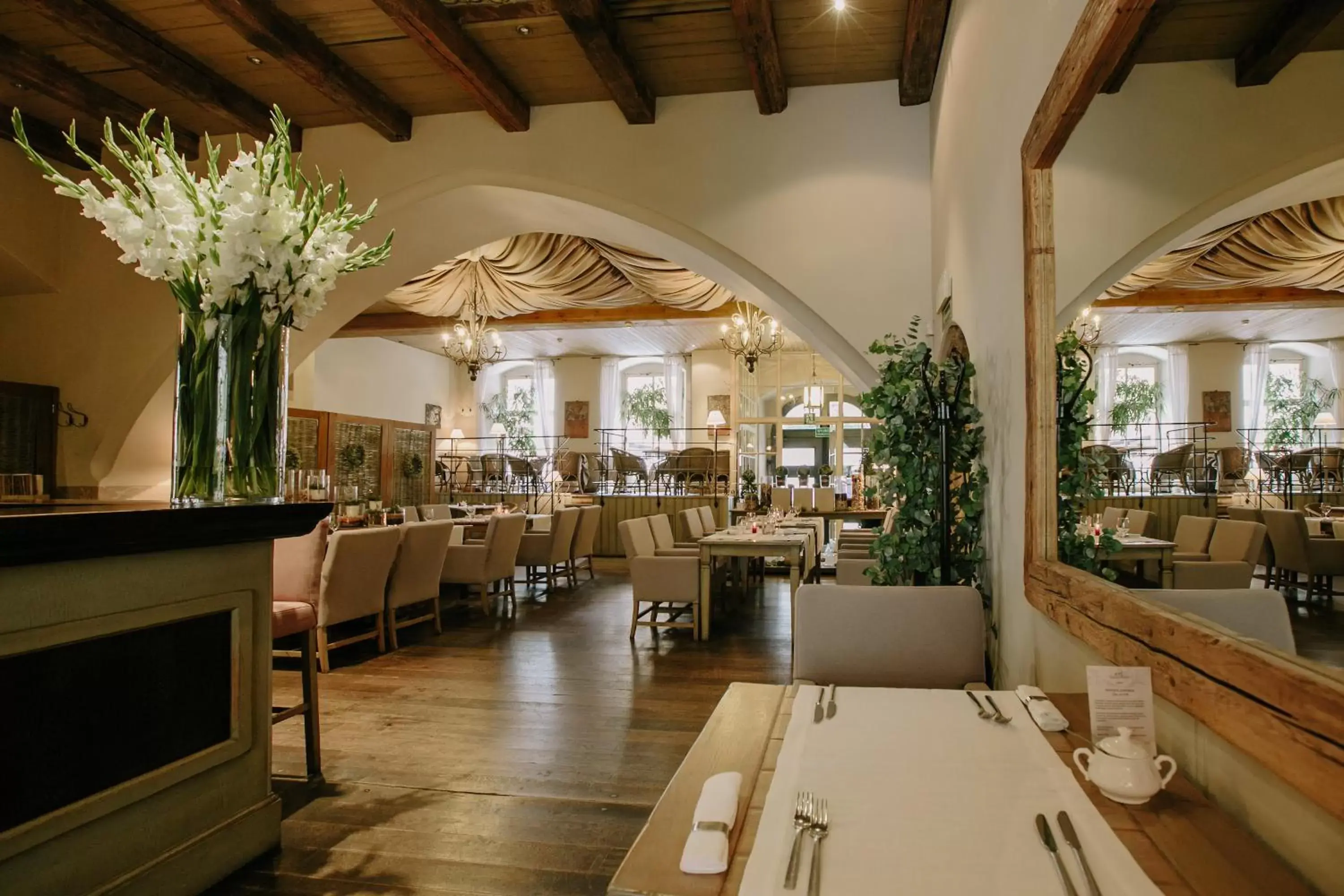 Restaurant/places to eat in Art Hotel Restaurant/places to eat in Art Hotel