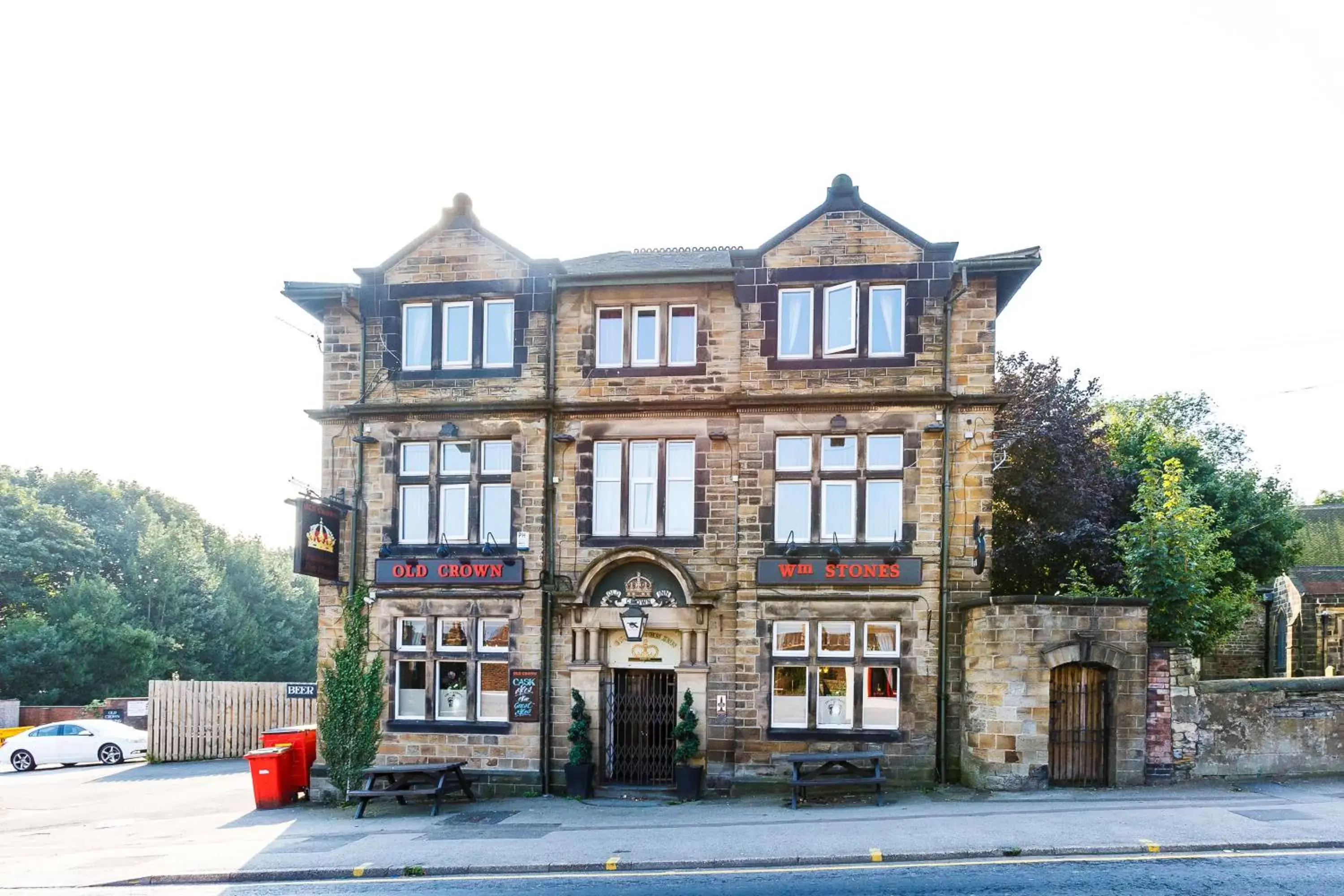 Facade/entrance, Winter in The Old Crown Inn