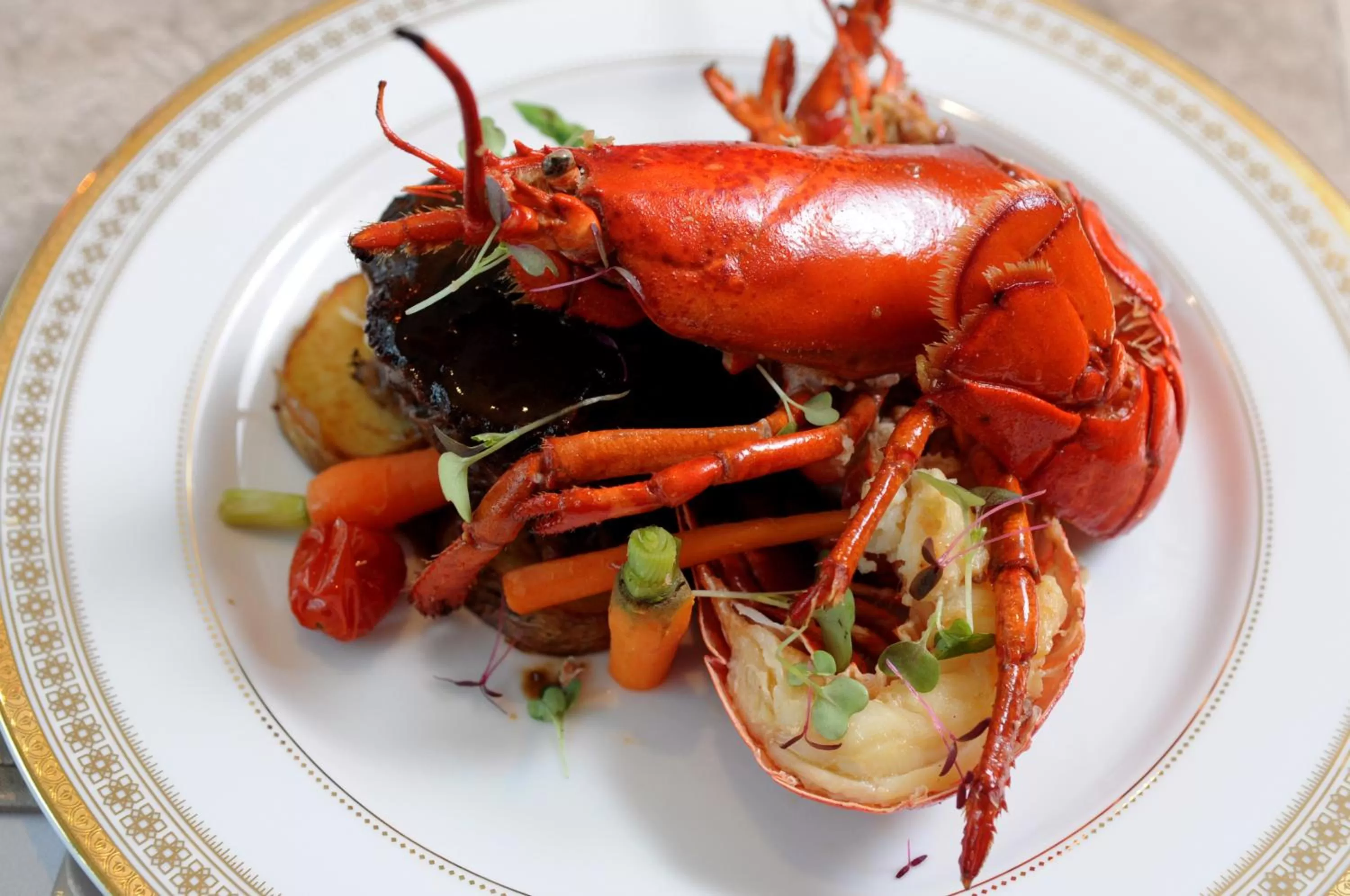 Restaurant/places to eat in Al Meroz Hotel Bangkok - The Leading Halal Hotel