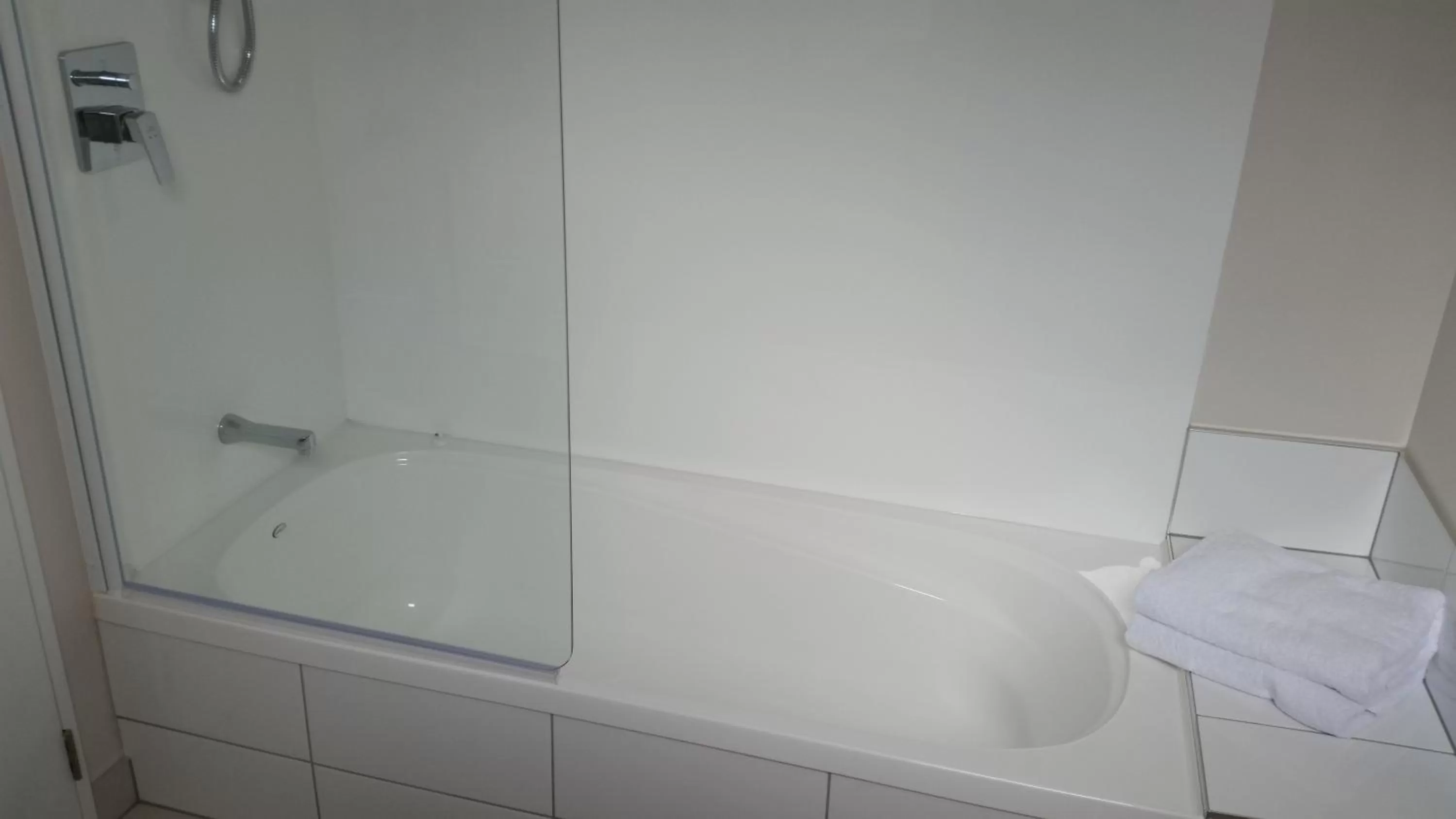 Shower in 319 Addington Motel