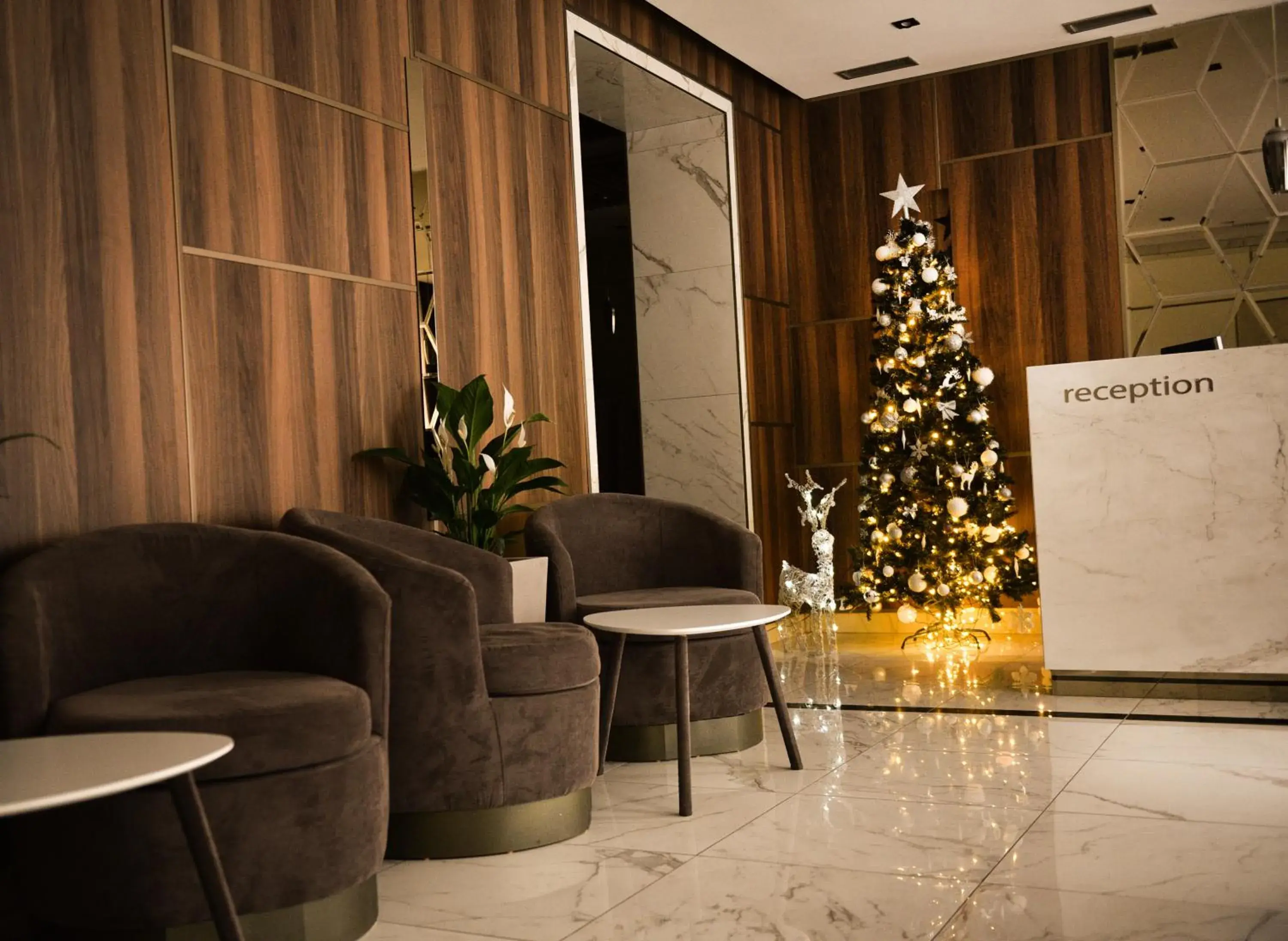 Lobby or reception in Hotel Ideja