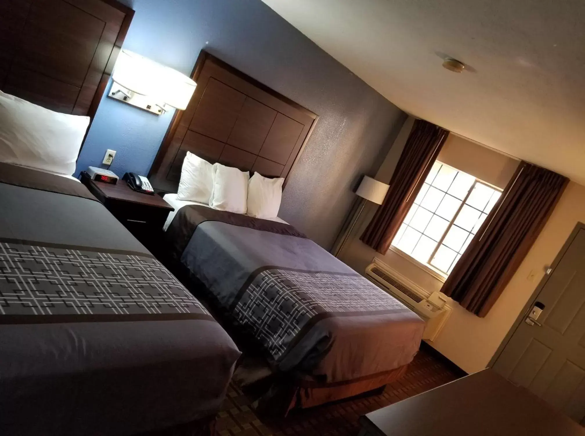 Bedroom, Bed in SureStay Hotel by Best Western Terrell
