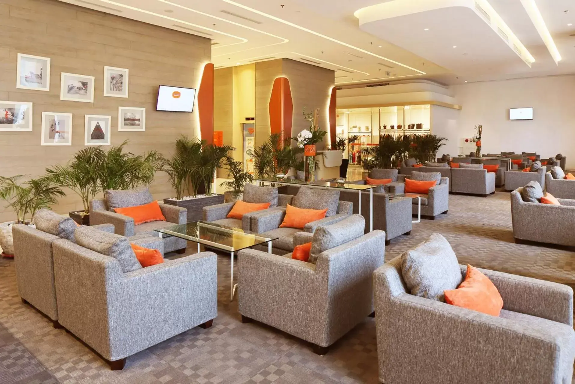 Lobby or reception, Lounge/Bar in Harris Hotel And Conventions Bekasi