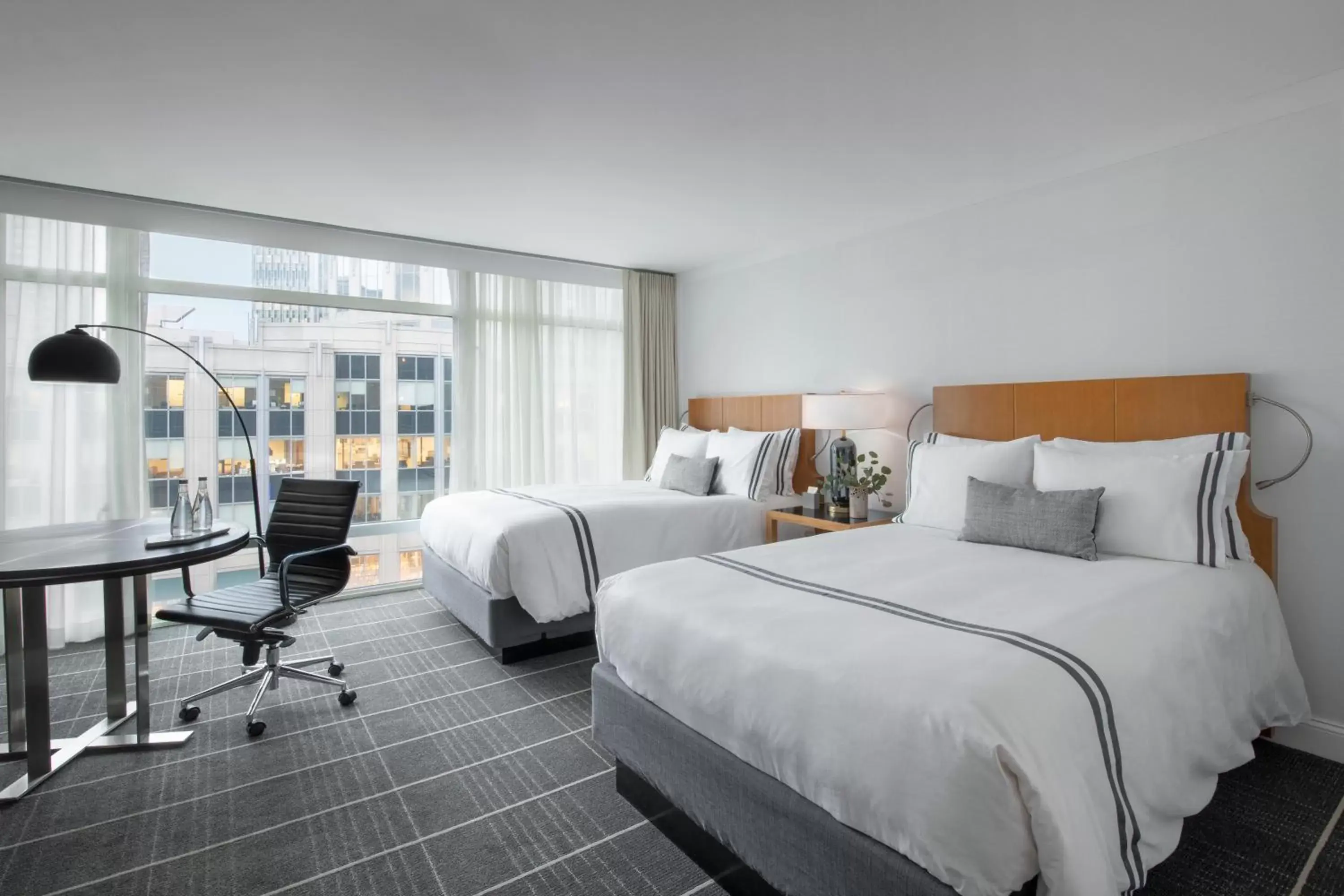 Staff, Bed in The Colonnade Hotel Staff, Bed in The Colonnade Hotel