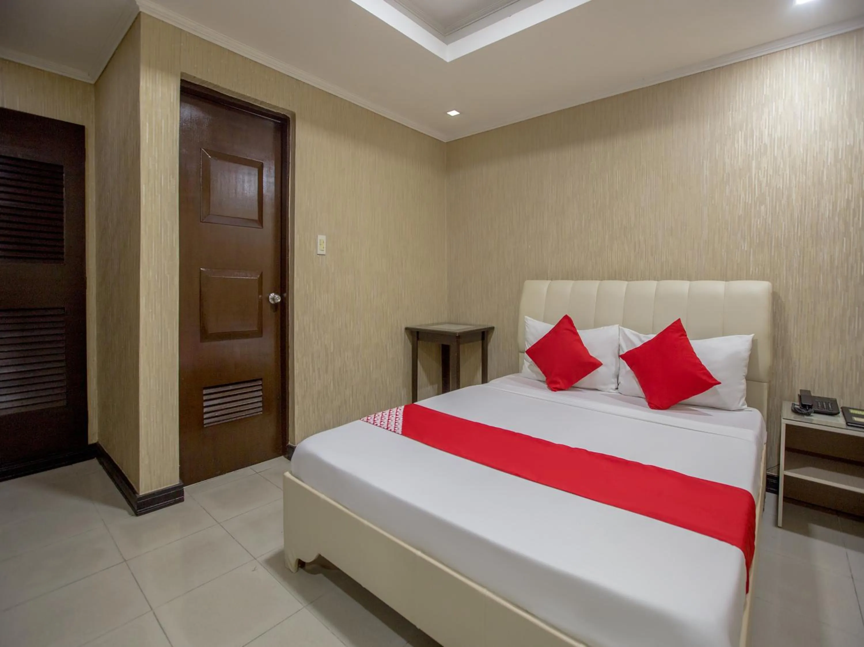 Bedroom, Bed in OYO 700 Pj Inn Hotel