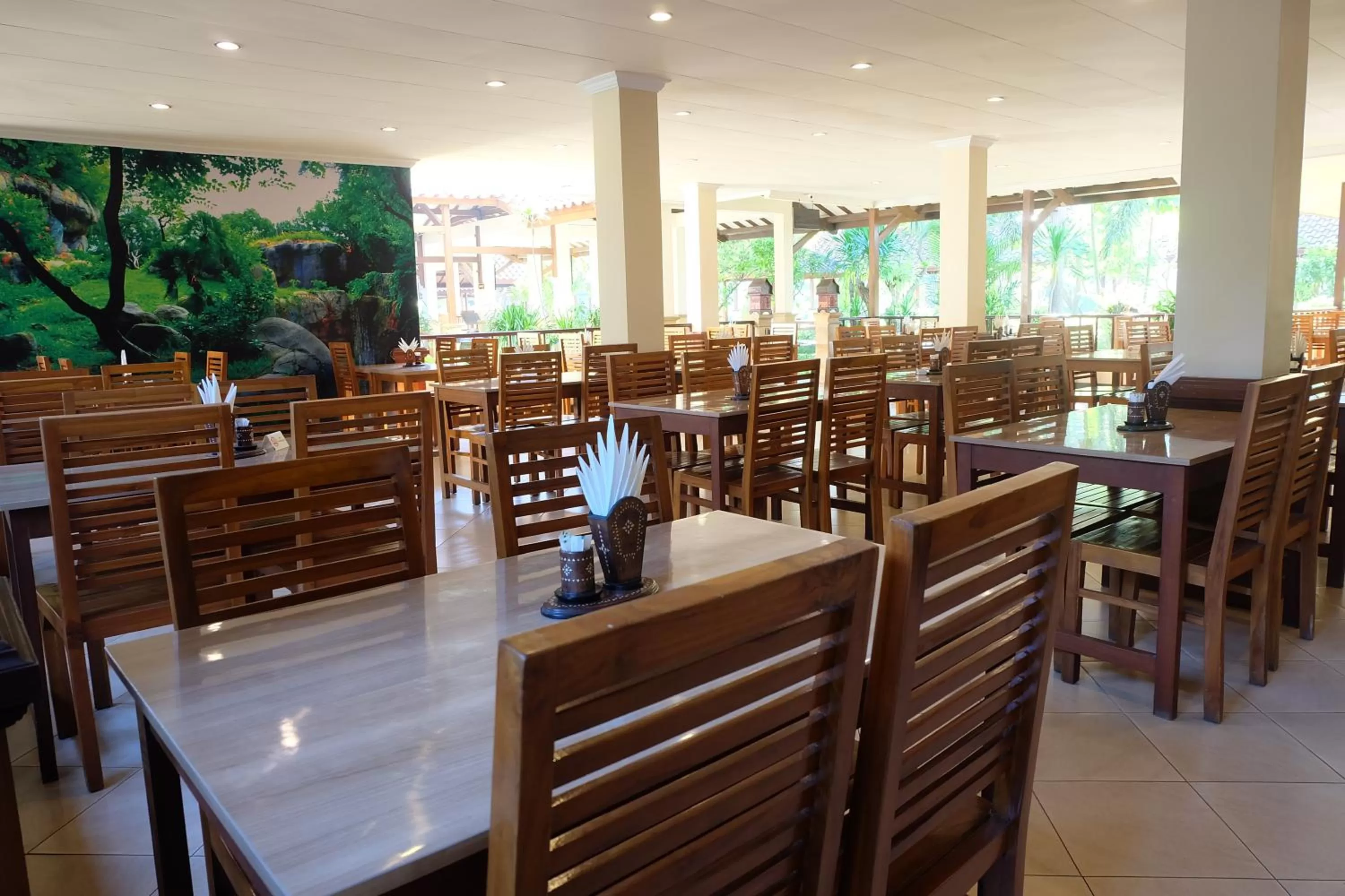 Restaurant/places to eat in Lombok Garden Hotel