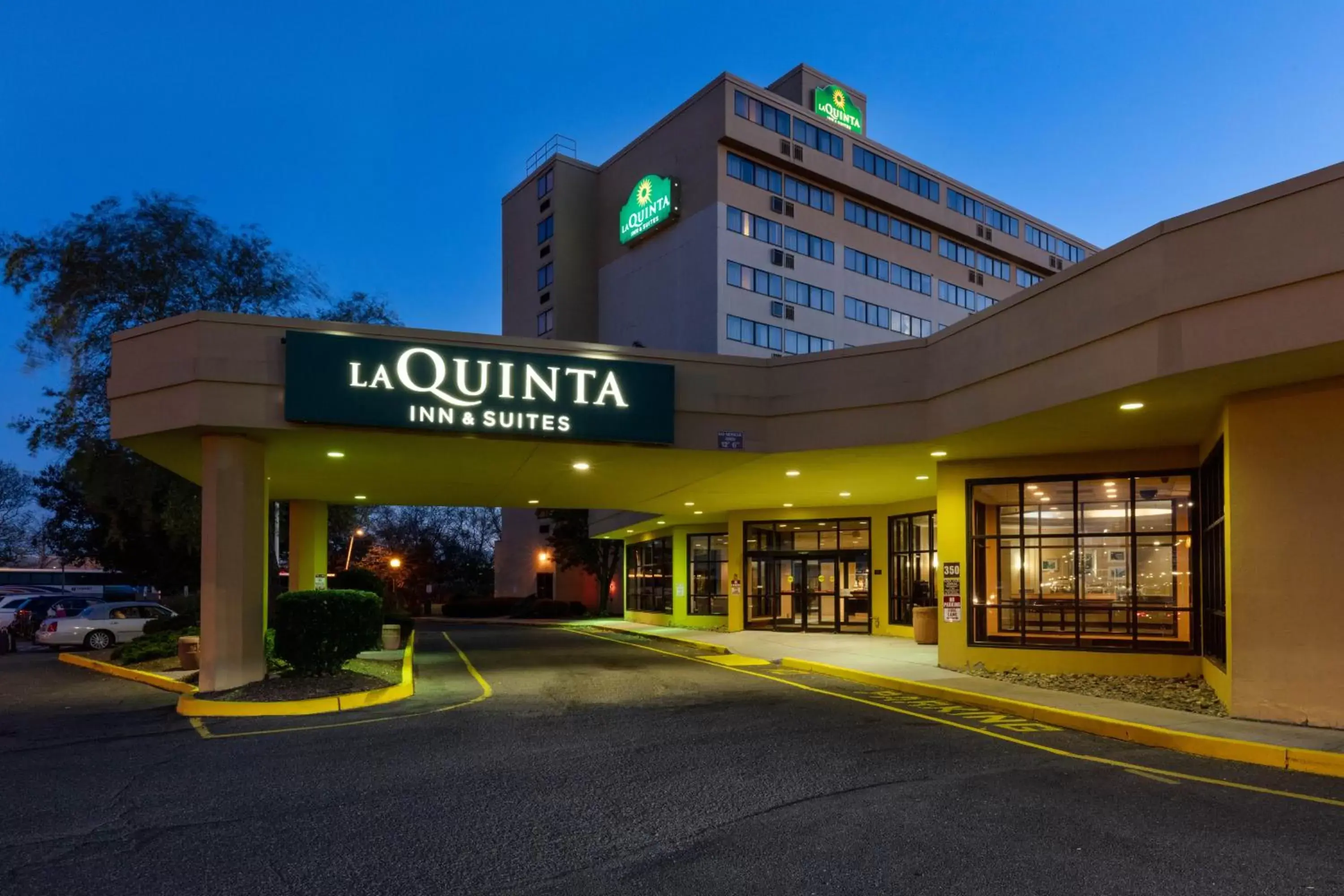 Property building in La Quinta by Wyndham Secaucus Meadowlands