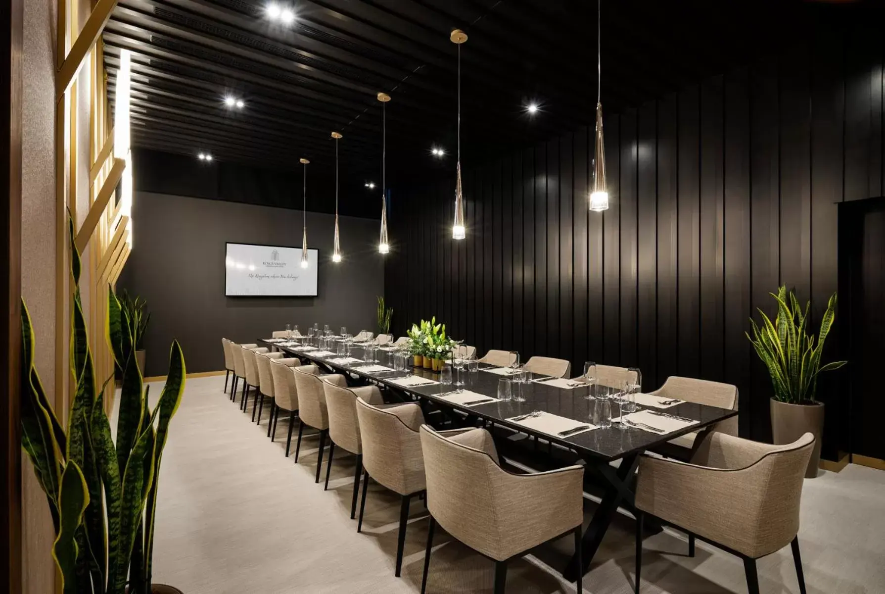 Restaurant/places to eat in Kings' Valley Medical & Spa Hotel Restaurant/places to eat in Kings' Valley Medical & Spa Hotel