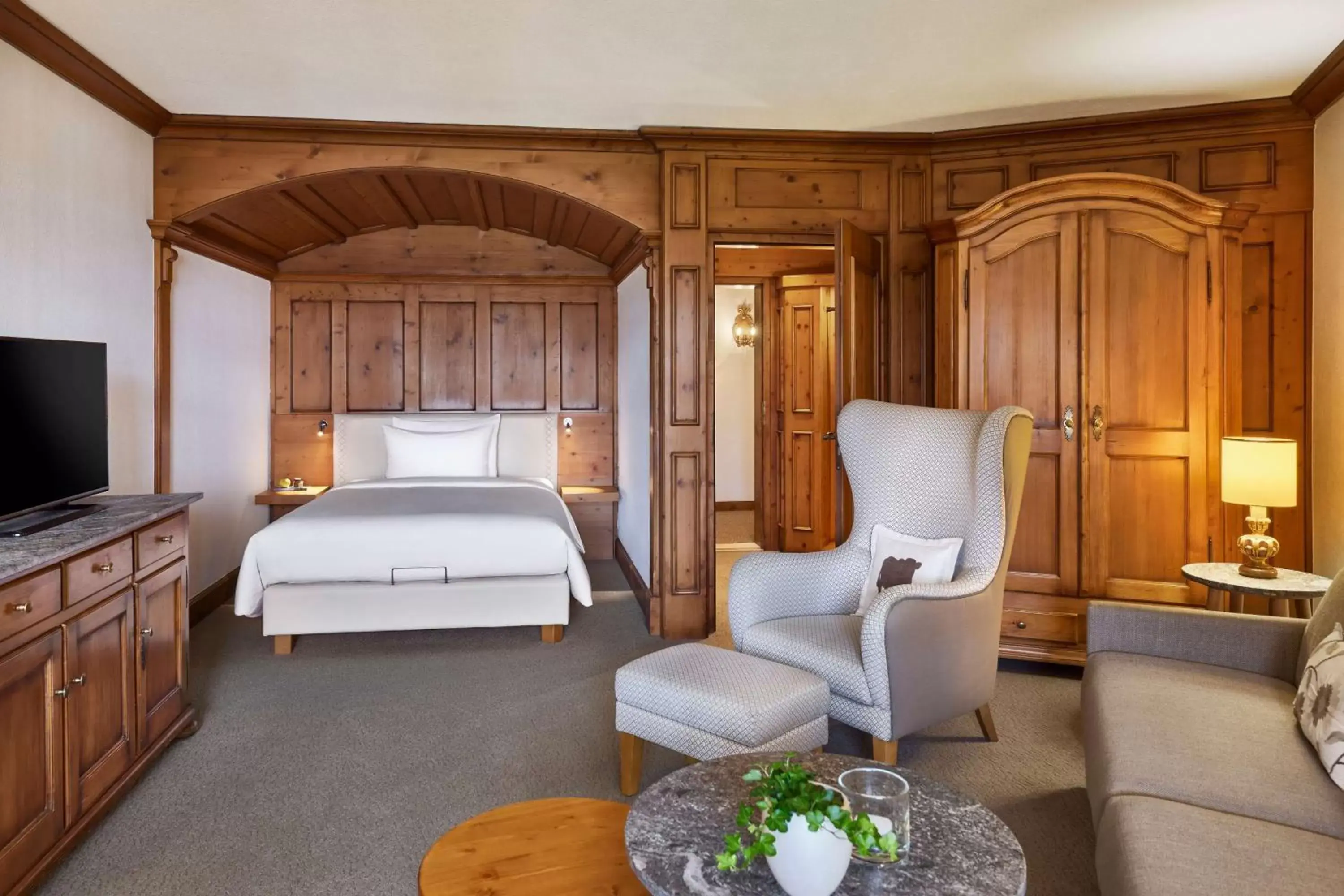 Bedroom, Bed in Parkhotel Oberstaufen Bedroom, Bed in Parkhotel Oberstaufen