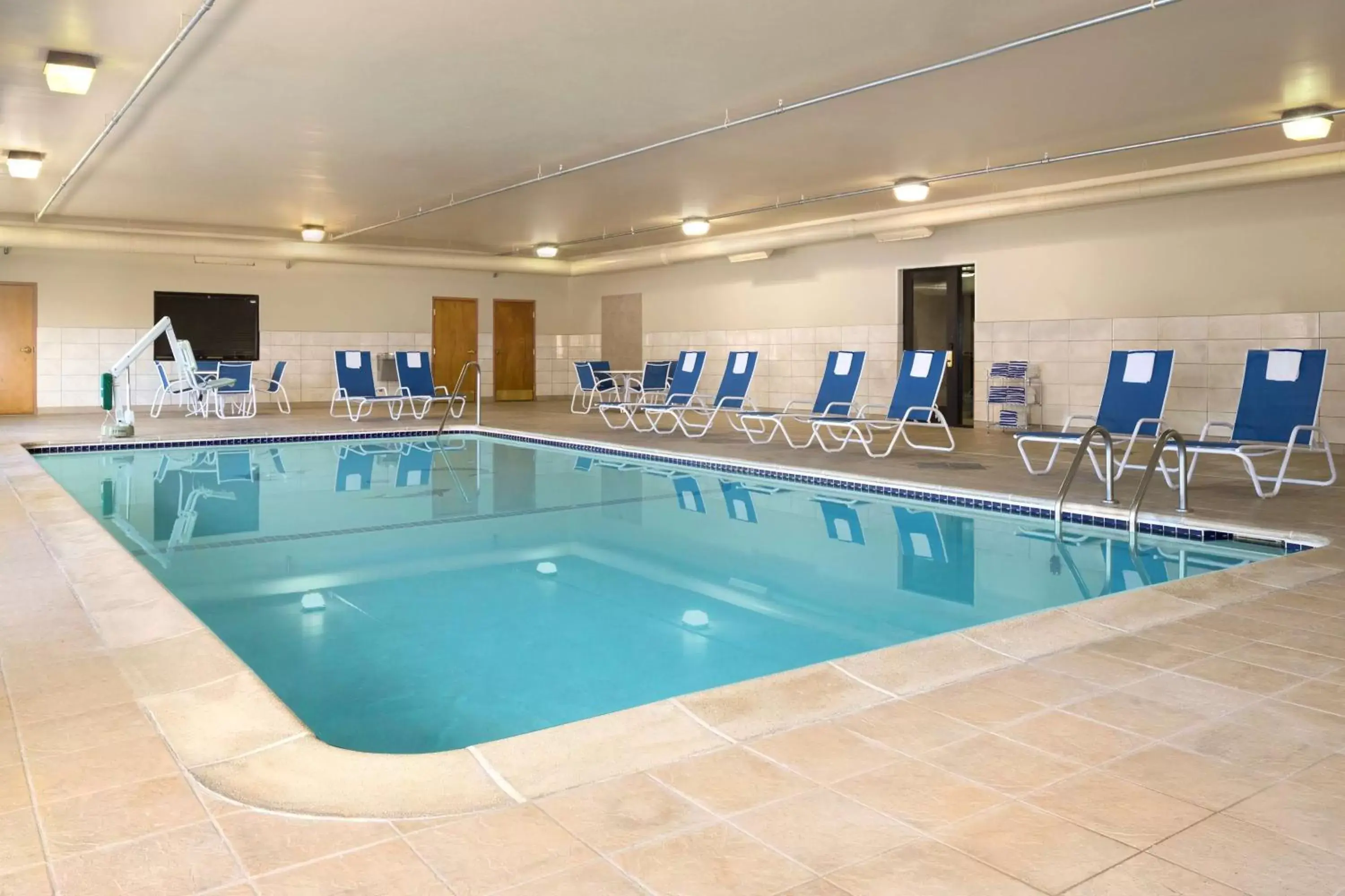 Pool view, Swimming Pool in Hampton Inn & Suites Detroit Sterling Heights