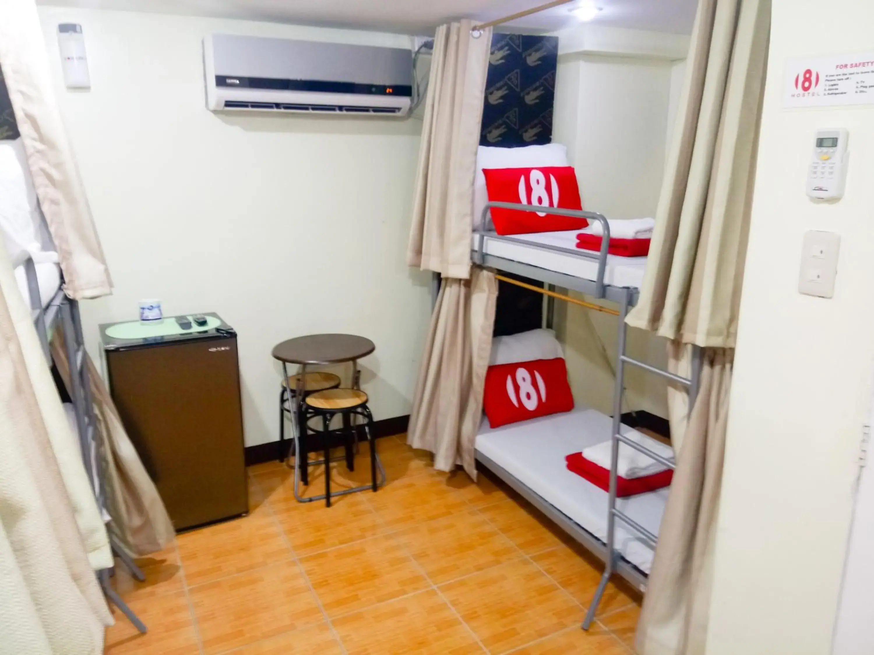 bunk bed in 8hostel