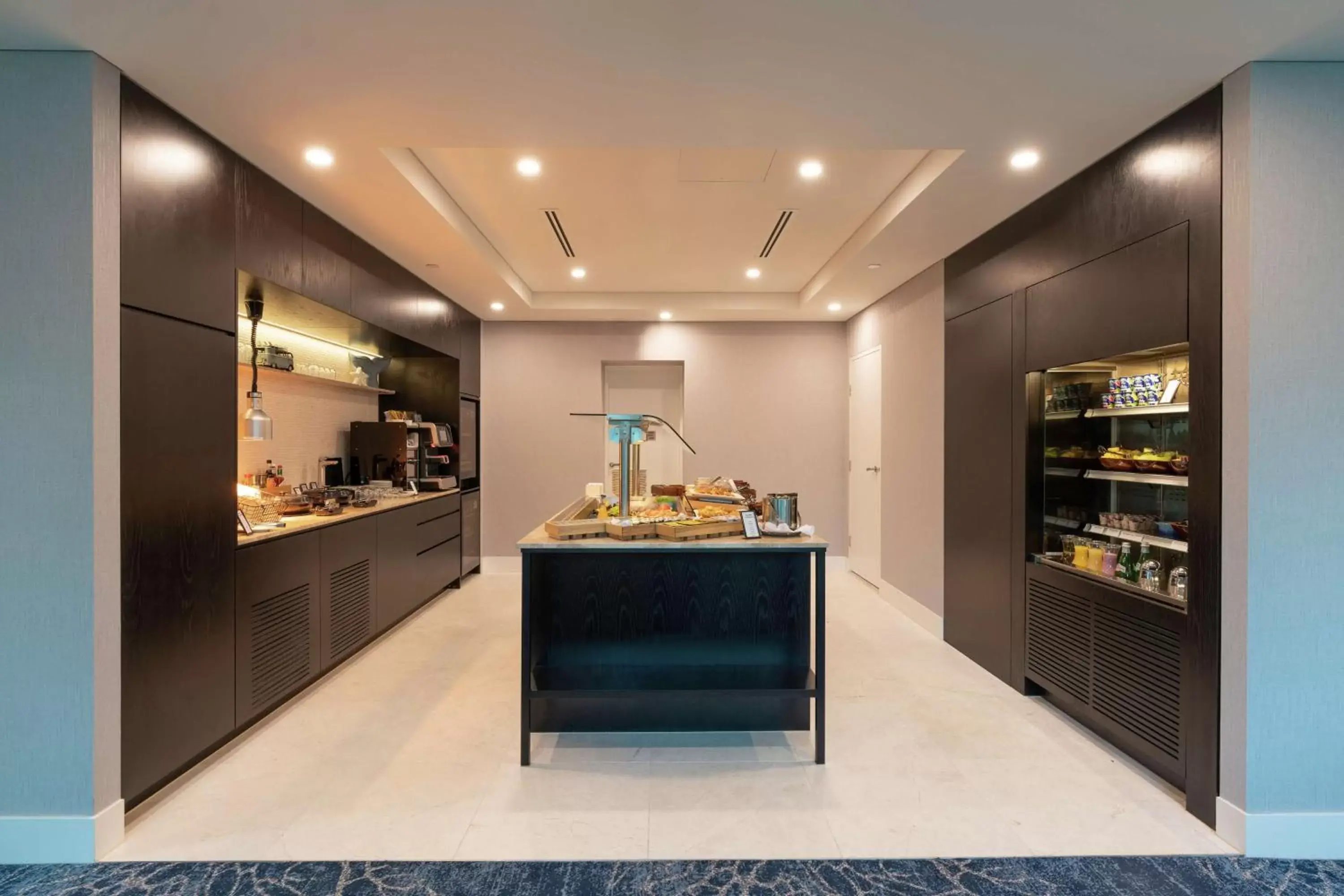 Dining area in Hilton Surfers Paradise Hotel & Residences