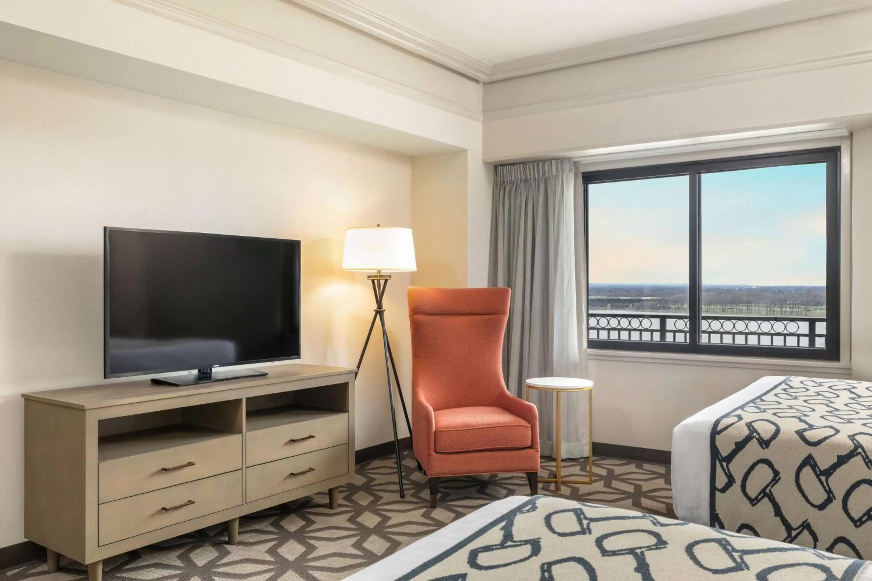 Photo of the whole room, Bed in Galt House Hotel, A Trademark Collection Hotel