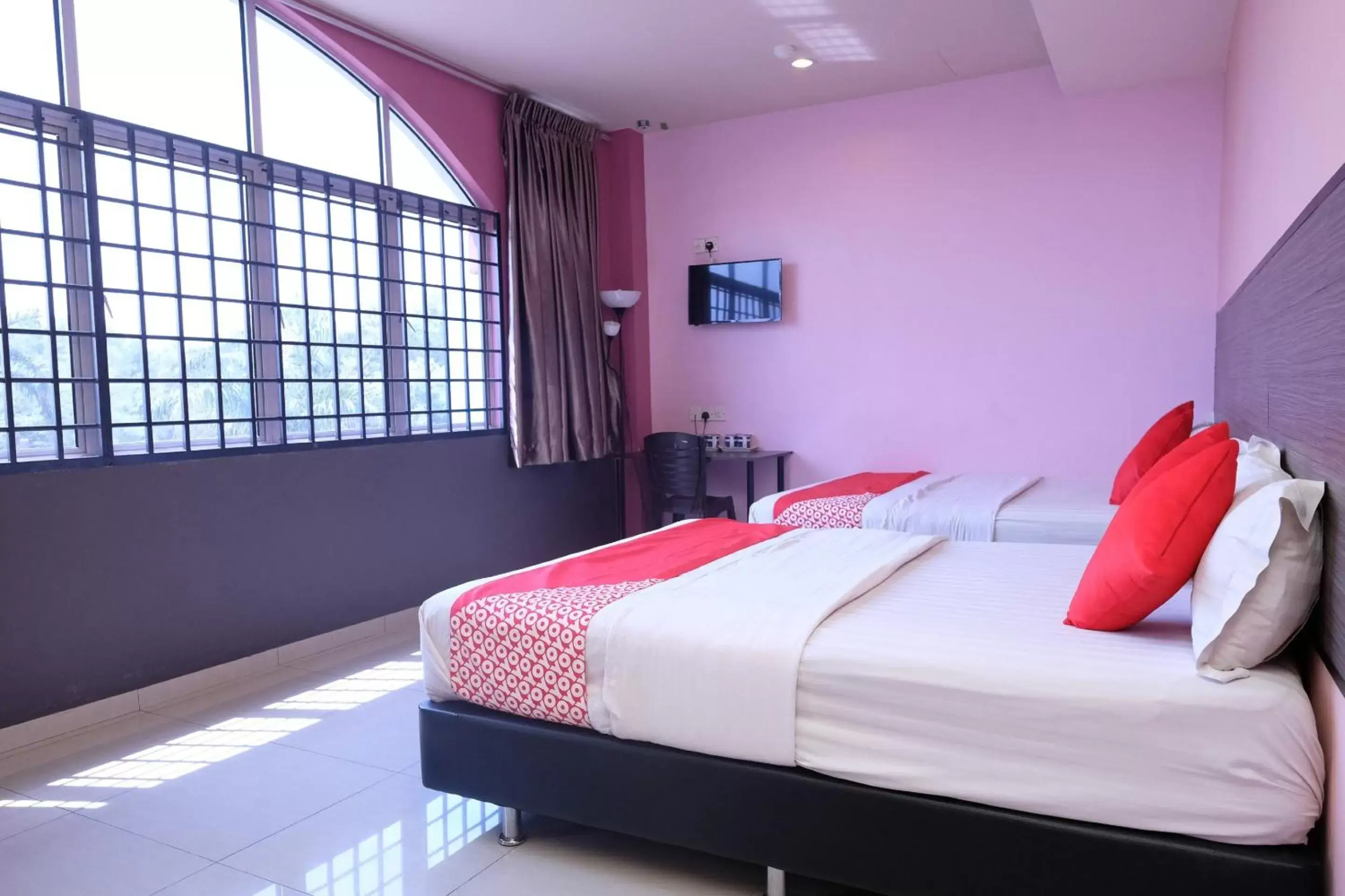 Photo of the whole room, Bed in Hotel De' Tees, Masai Utama