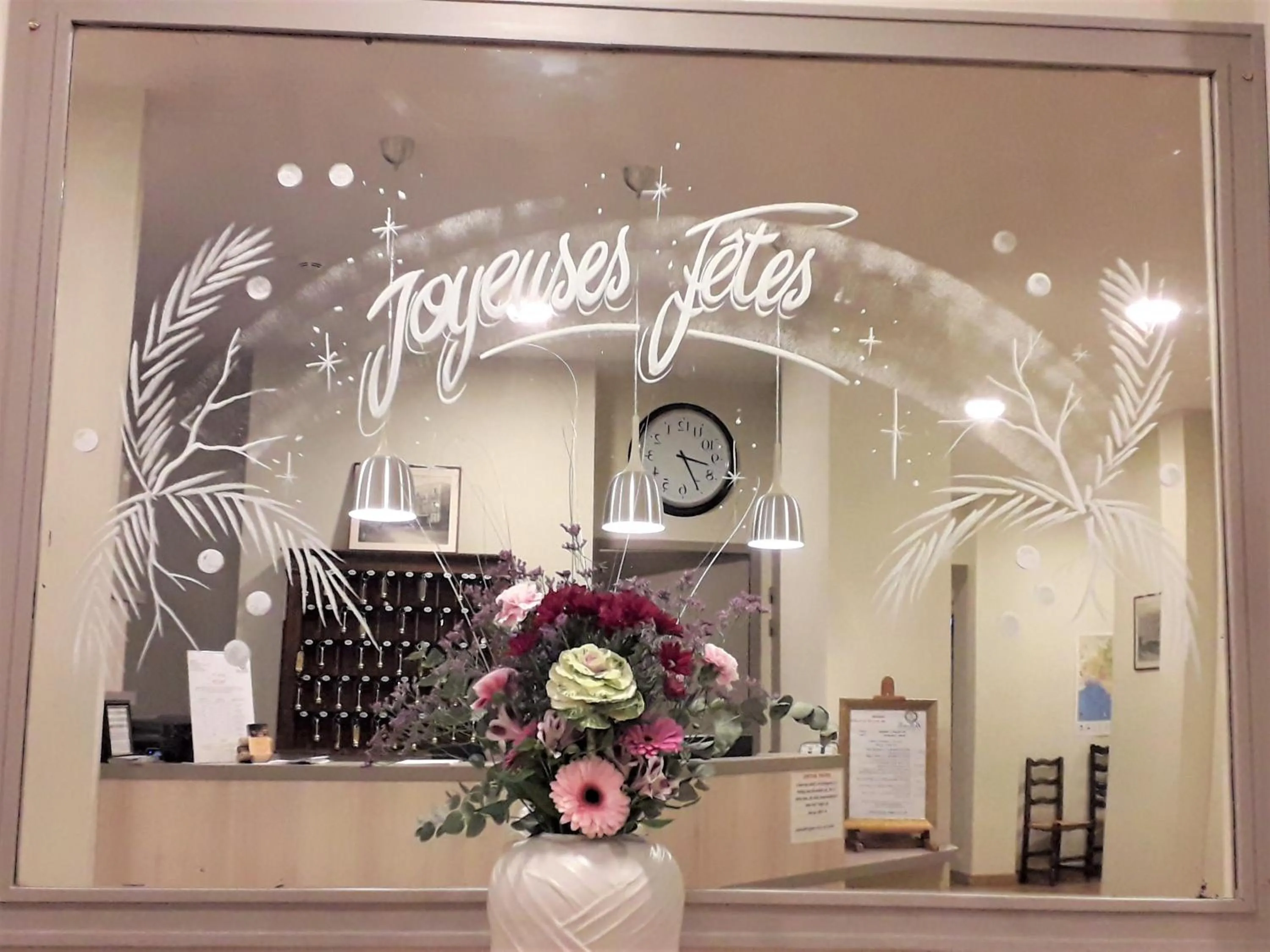 Lobby or reception in Hôtel Belleville