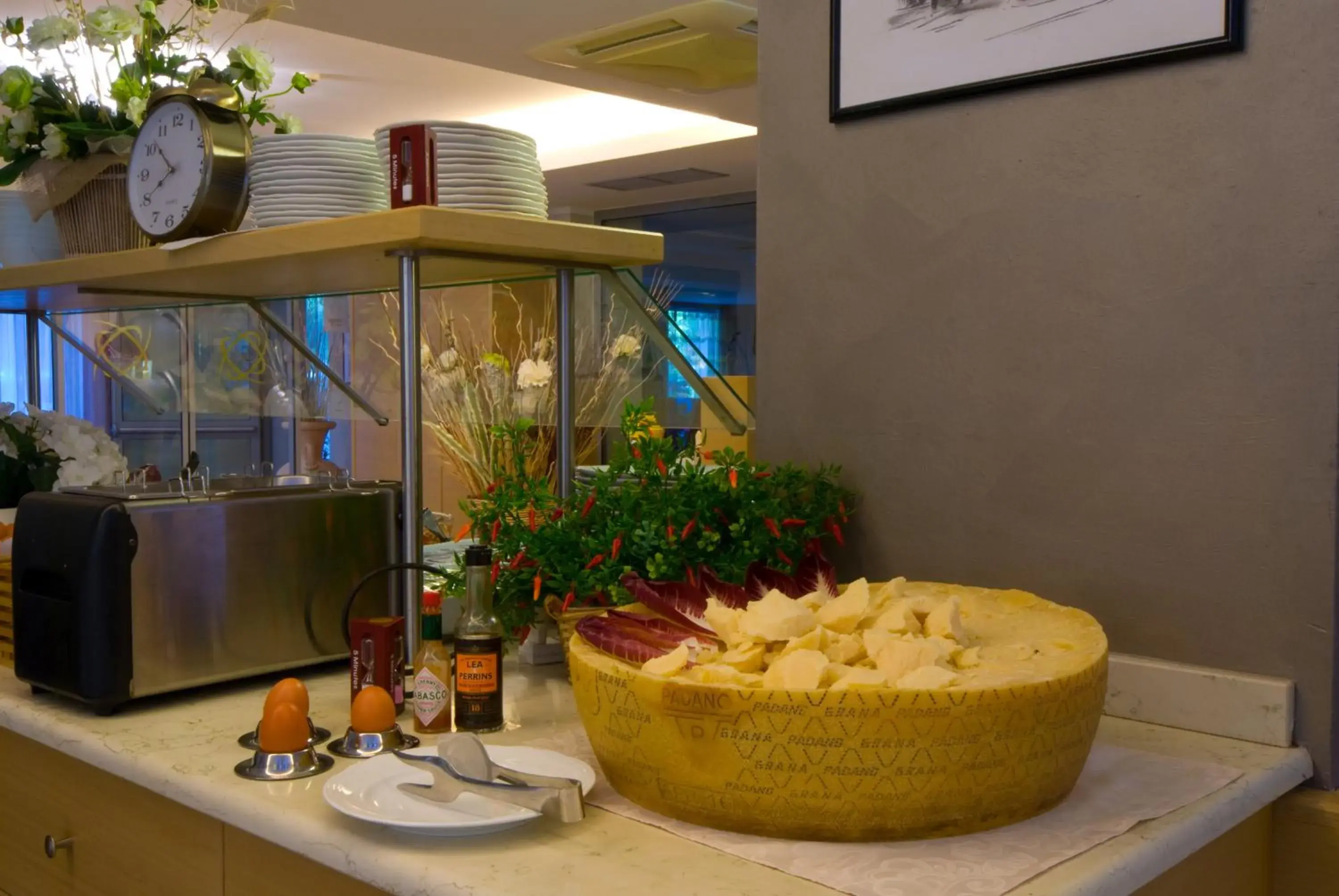 Buffet breakfast in Hotel Oasi Wellness & Spa