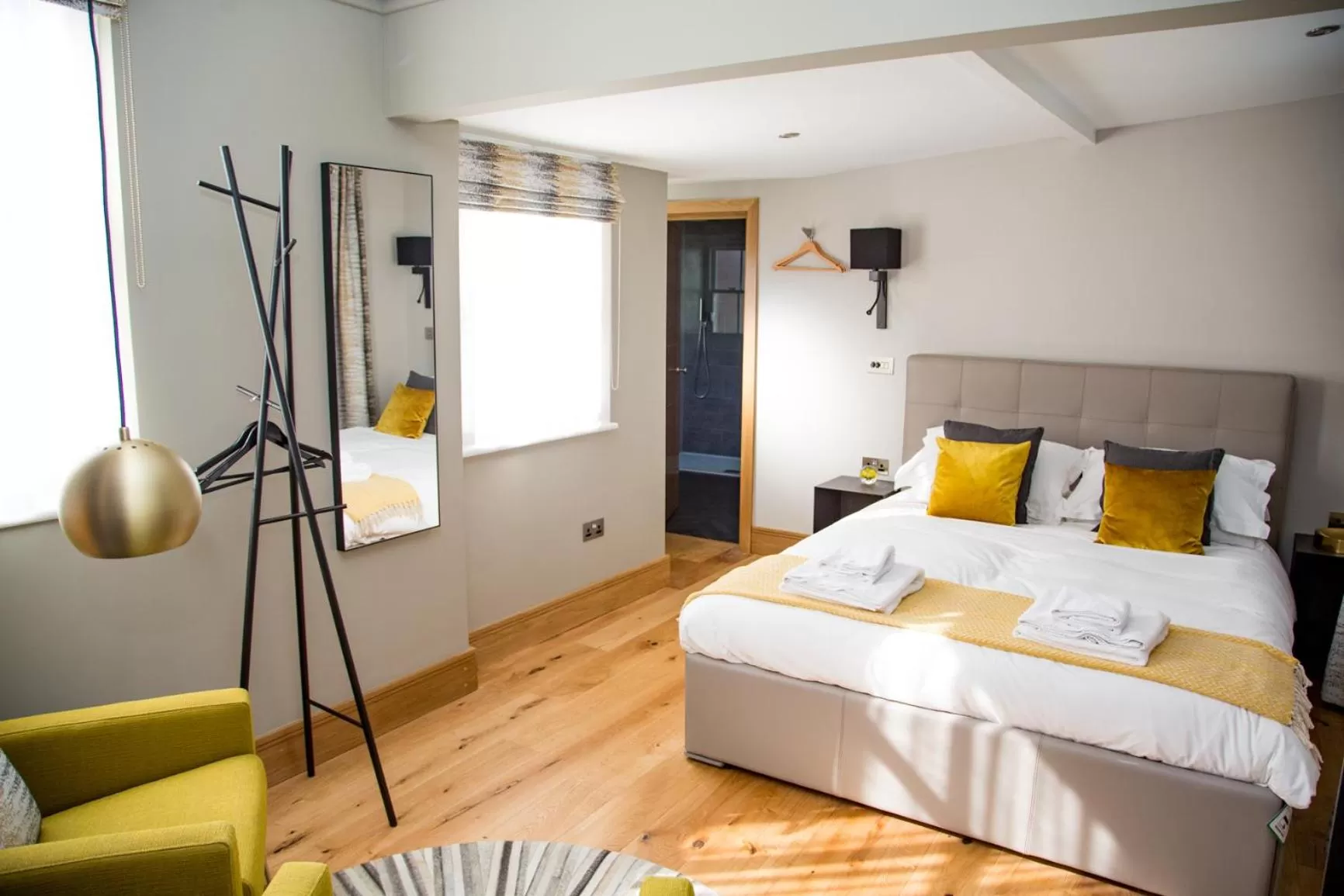 Bed in The Hugo - Hotel Concept Canterbury