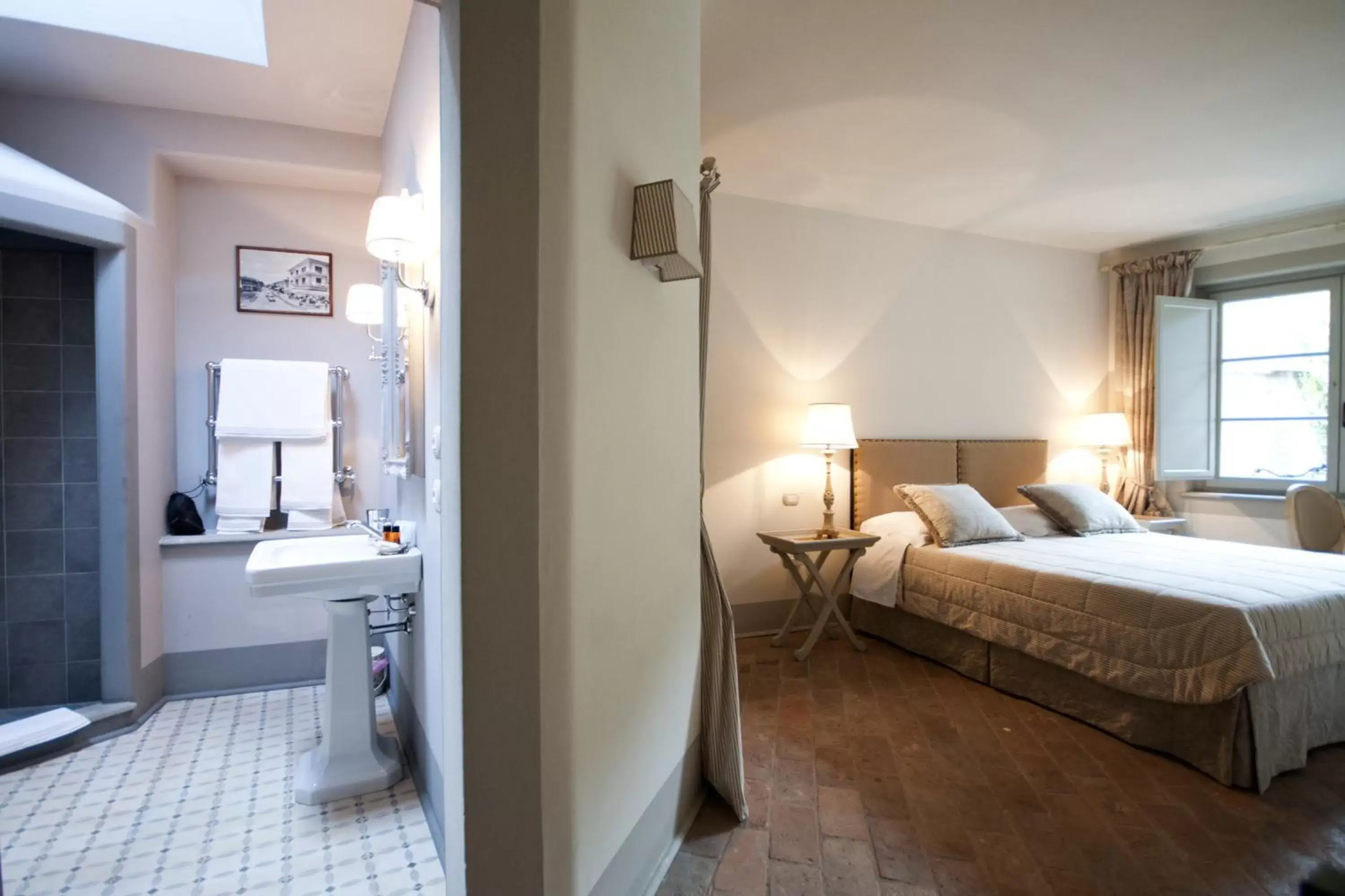 Bed, Bathroom in B&B Pieve Degli Artisti