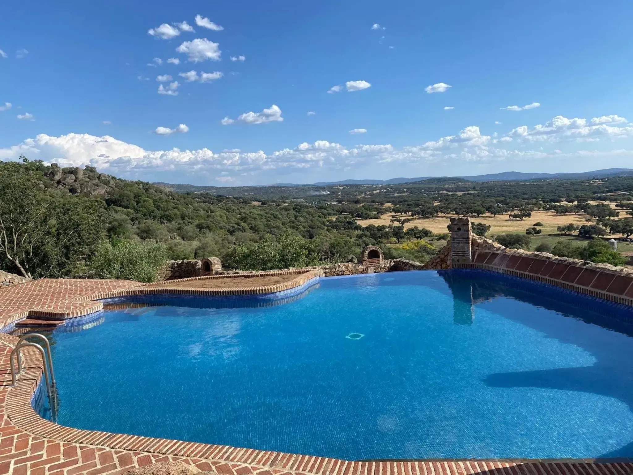 Swimming pool, Pool View in Hotel Monasterio de Rocamador