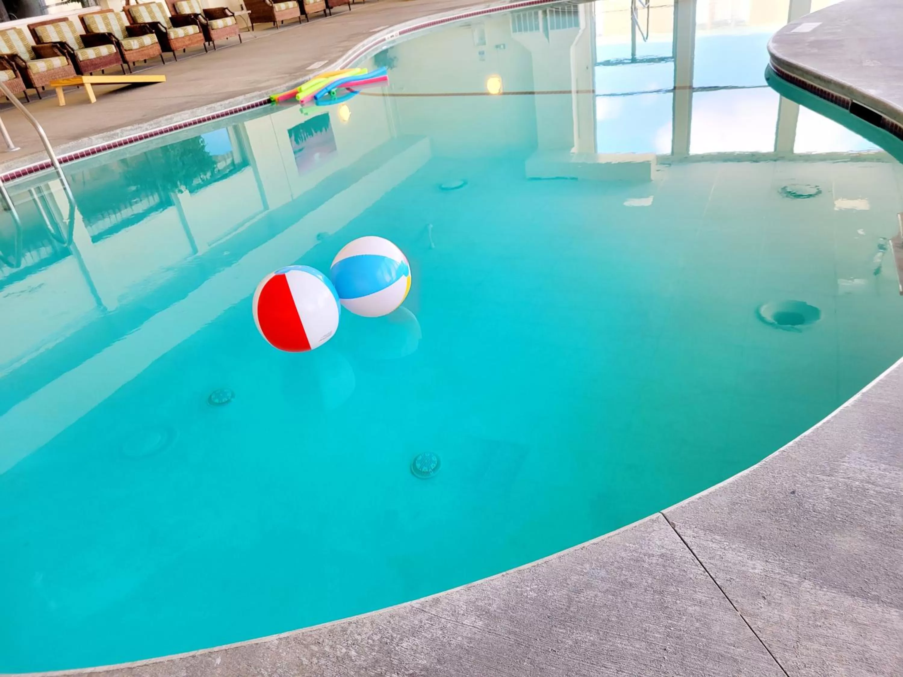 Pool view in Bangor Grande Hotel