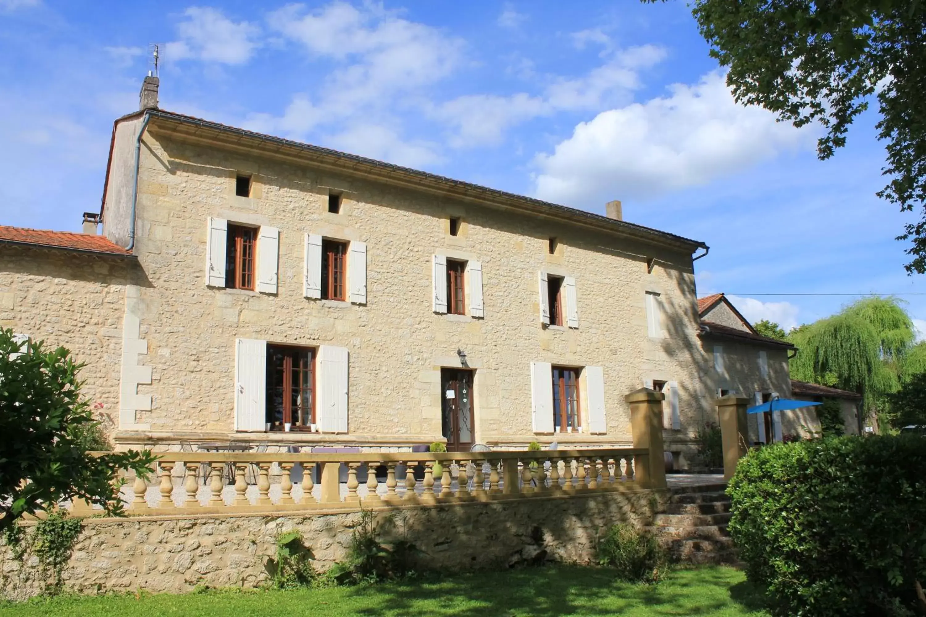 Facade/entrance, Property Building in Château Puygrenier