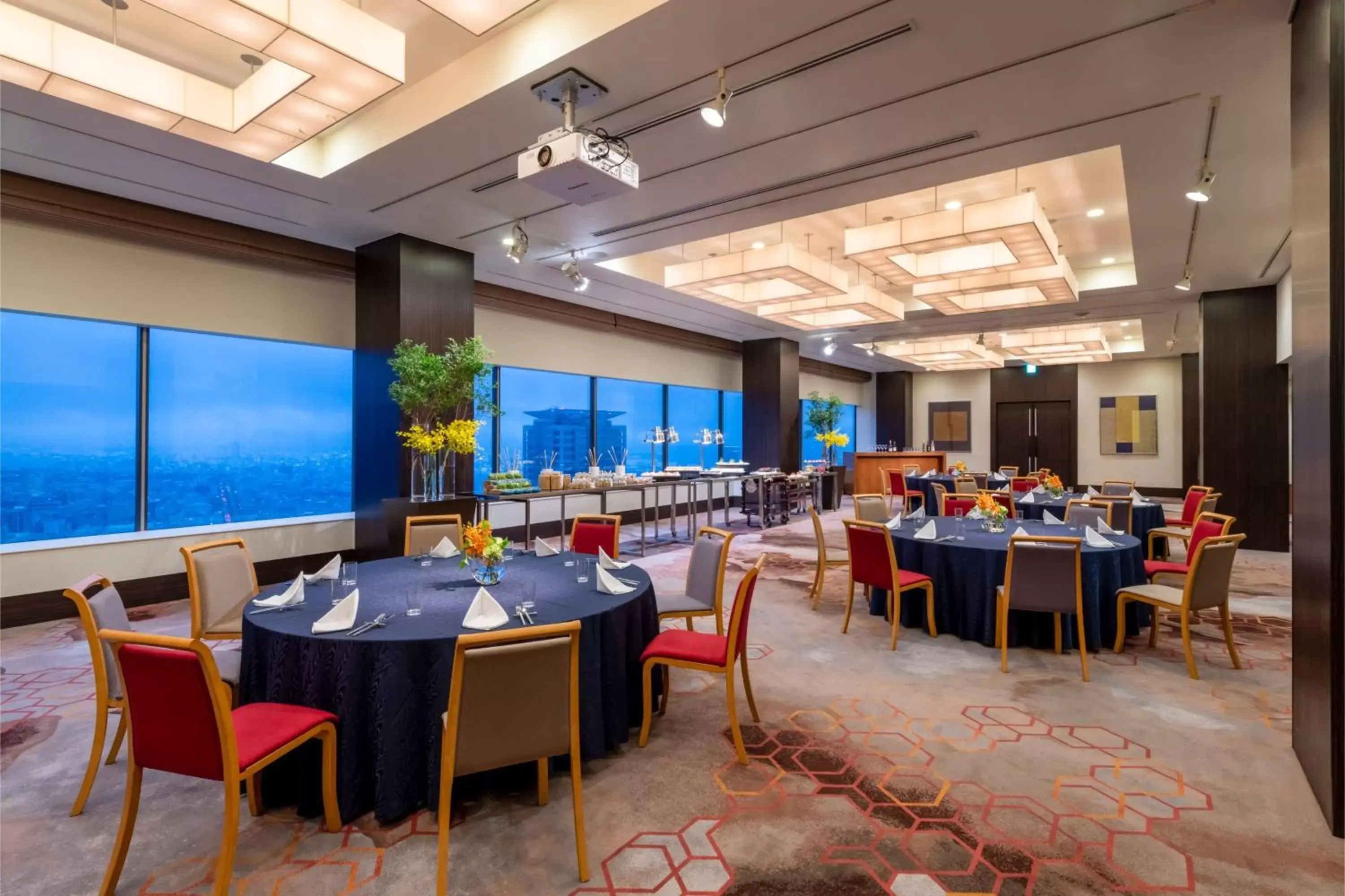 Meeting/conference room, Restaurant/Places to Eat in ANA Crowne Plaza Kobe, an IHG Hotel