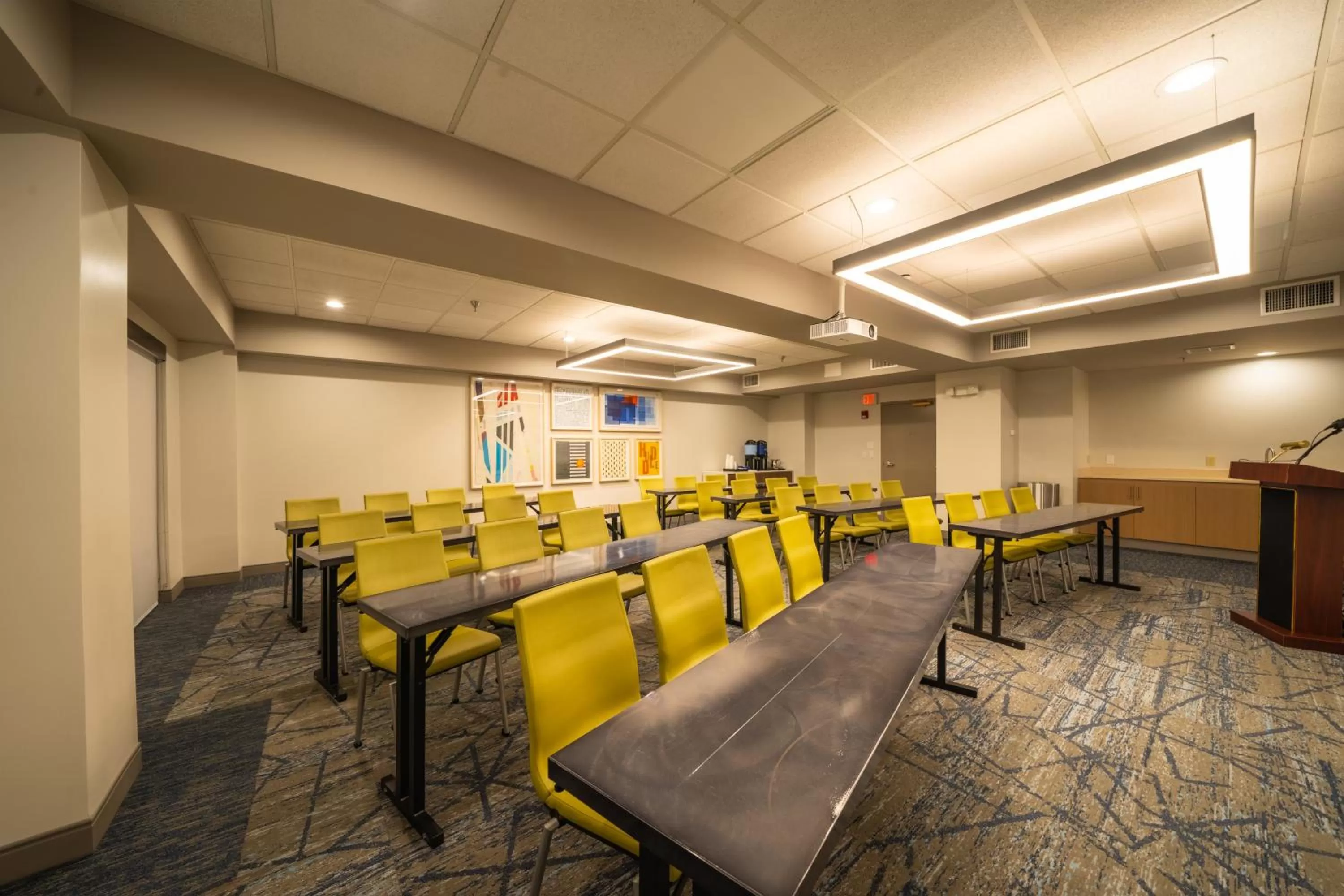 Meeting/conference room in Holiday Inn Express Hotel & Suites Tampa-Oldsmar by IHG