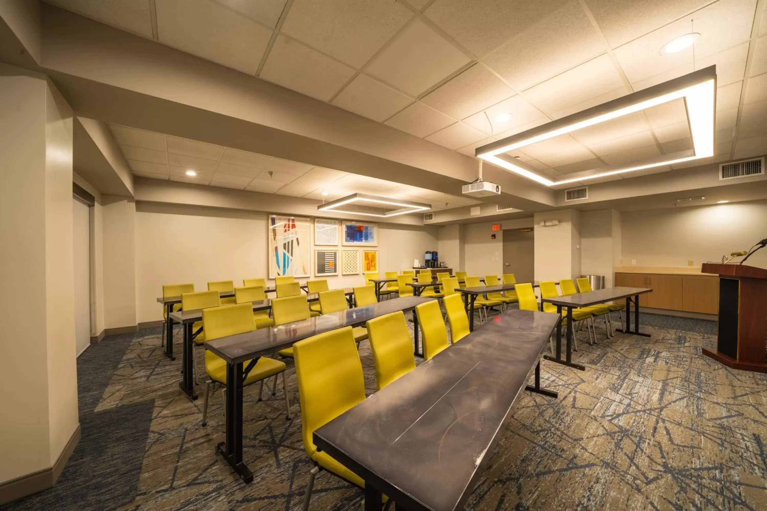 Meeting/conference room in Holiday Inn Express Hotel & Suites Tampa-Oldsmar, an IHG Hotel