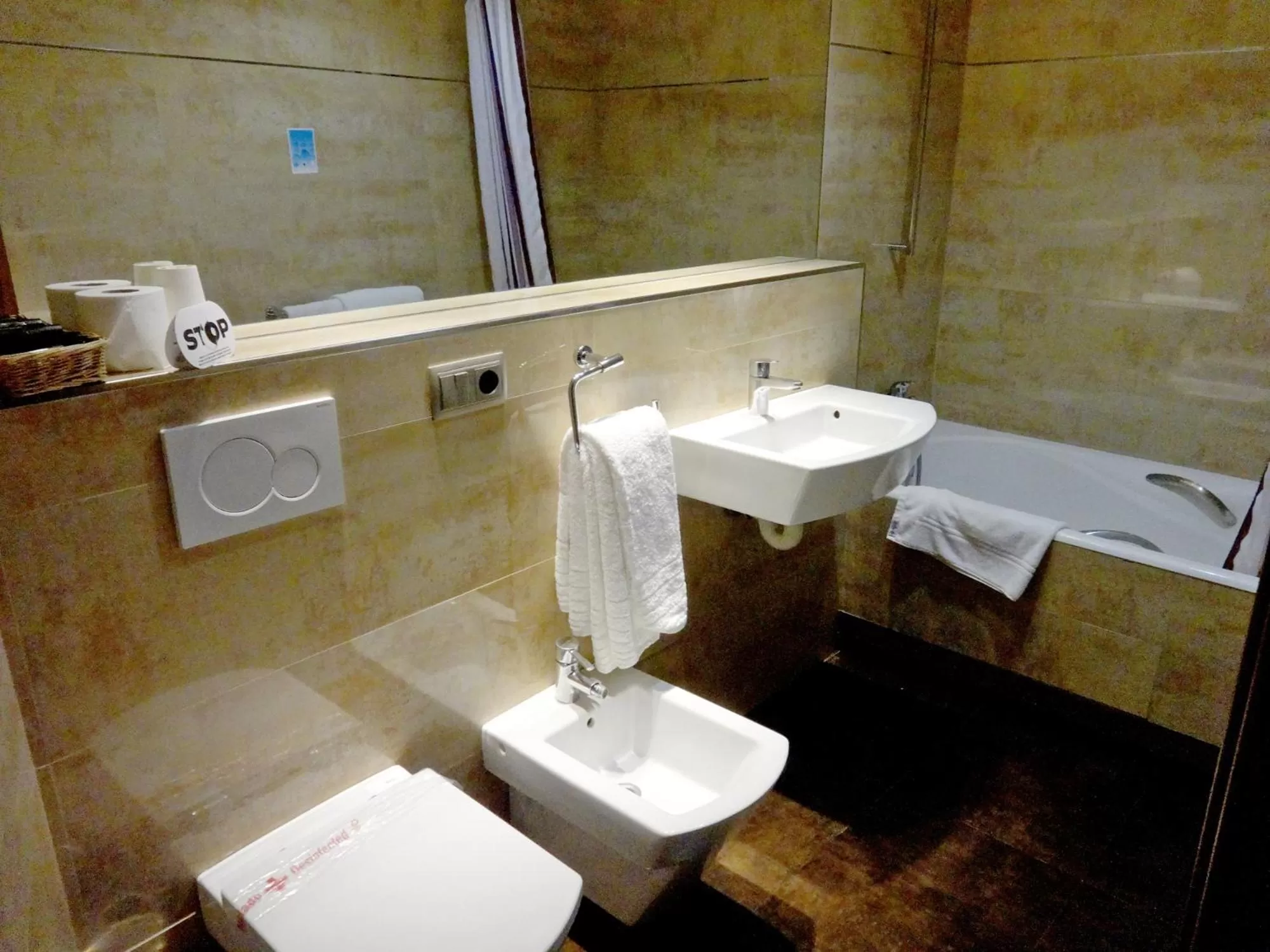 Shower in Hotel Lloret Ramblas