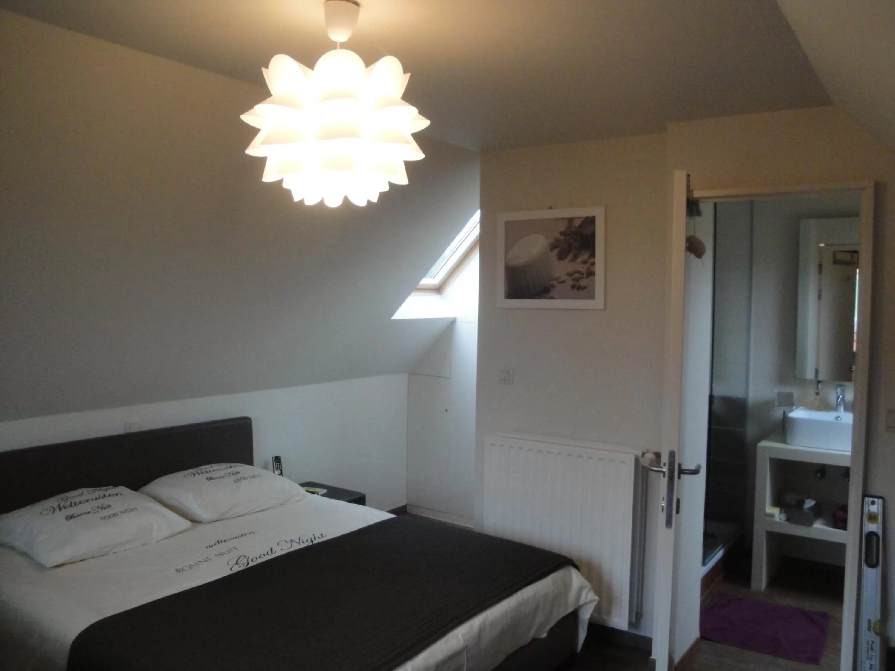 Bed in B&B De Zoete Kers