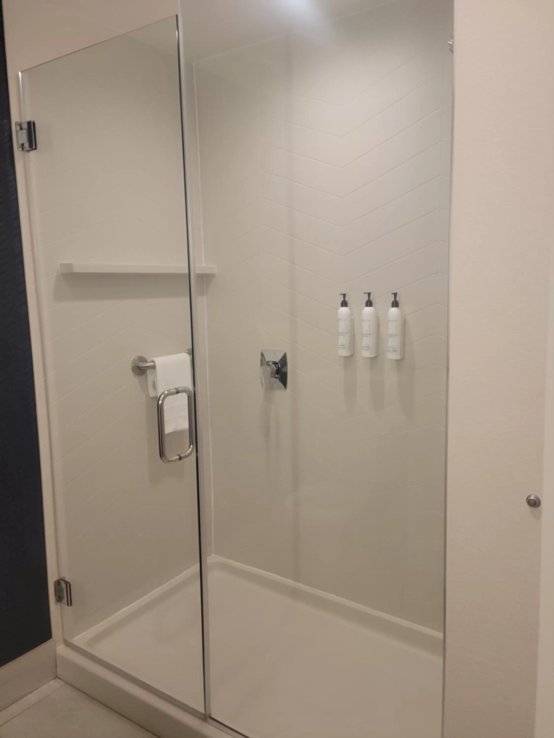 Bathroom in Fairfield Inn & Suites by Marriott Athens