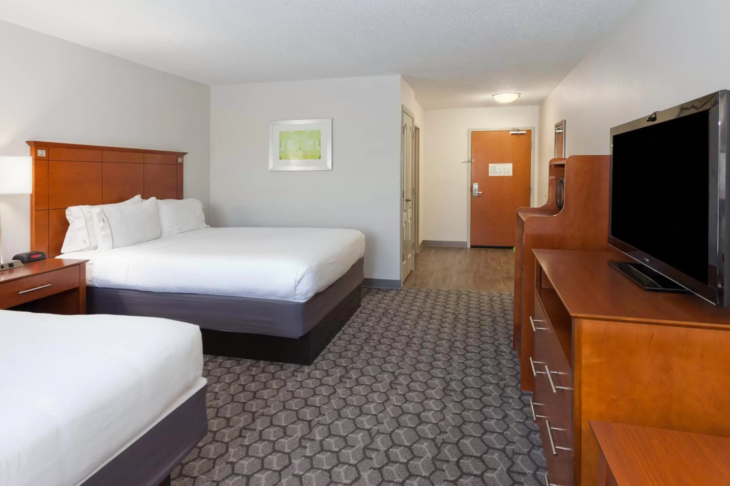 Photo of the whole room, Bed in Holiday Inn Express Phenix City-Fort Benning, an IHG Hotel