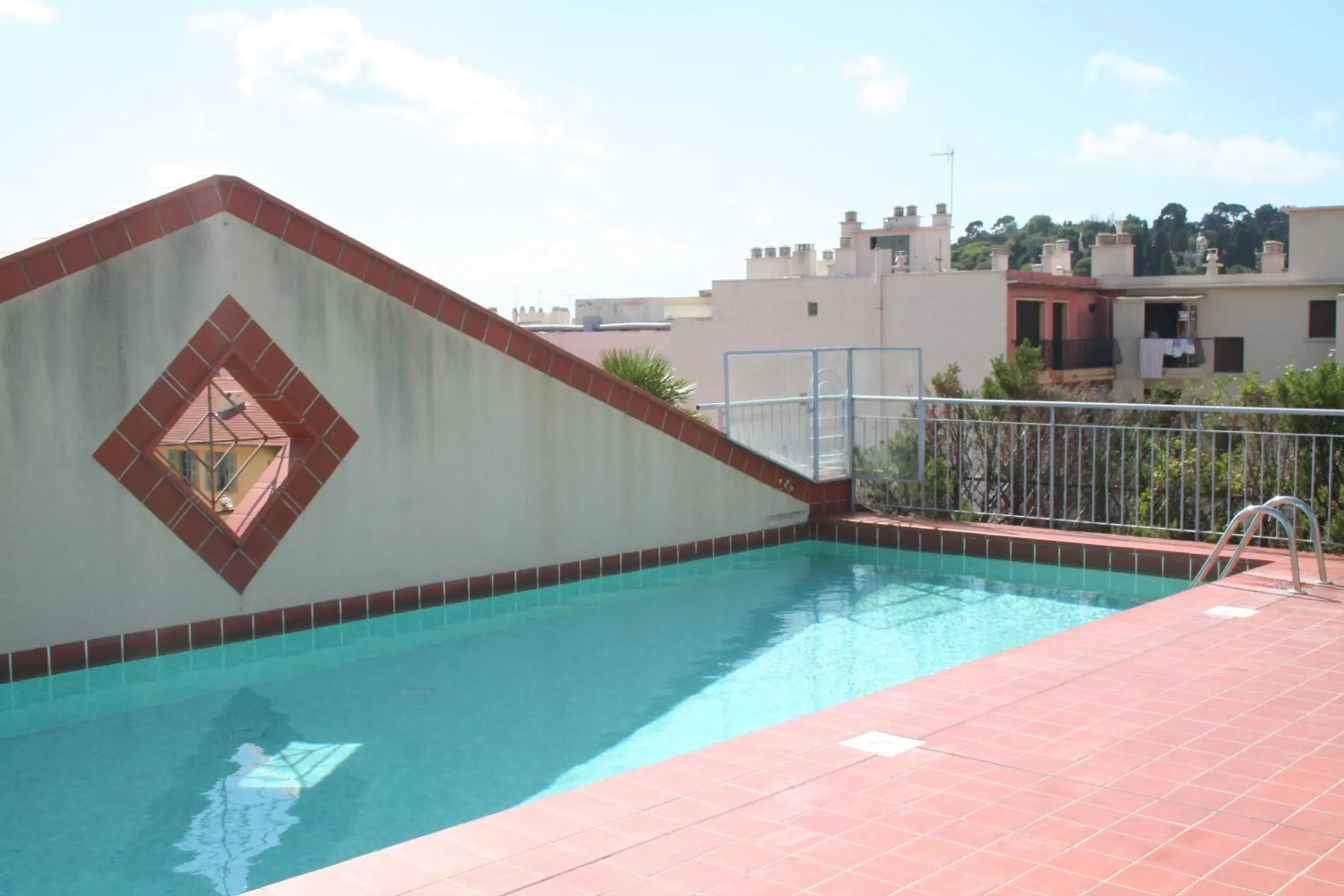 Property building, Swimming Pool in Aparthotel Adagio Access Nice Acropolis