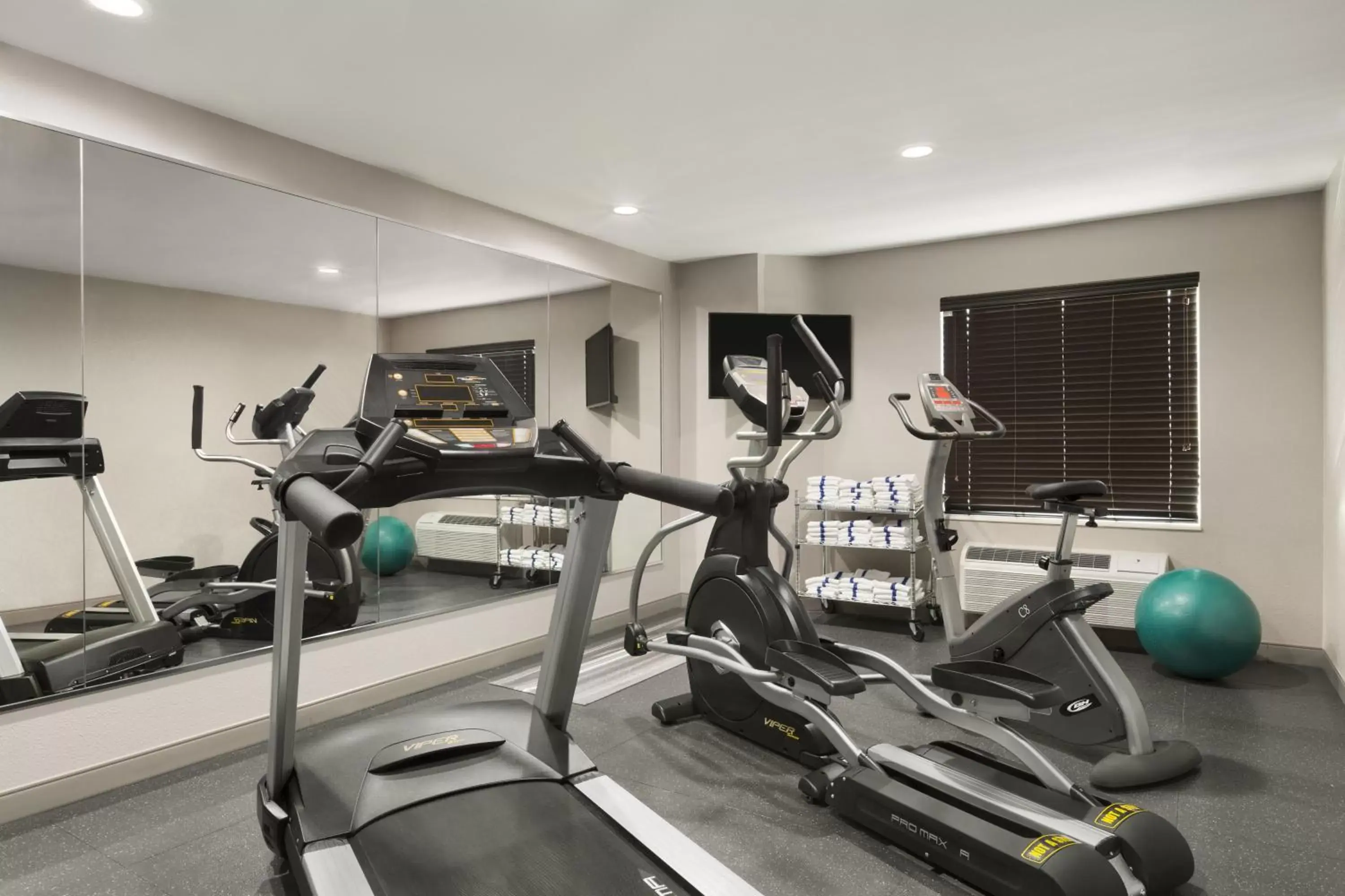 Fitness centre/facilities, Fitness Center/Facilities in Country Inn & Suites by Radisson, San Antonio Medical Center, TX