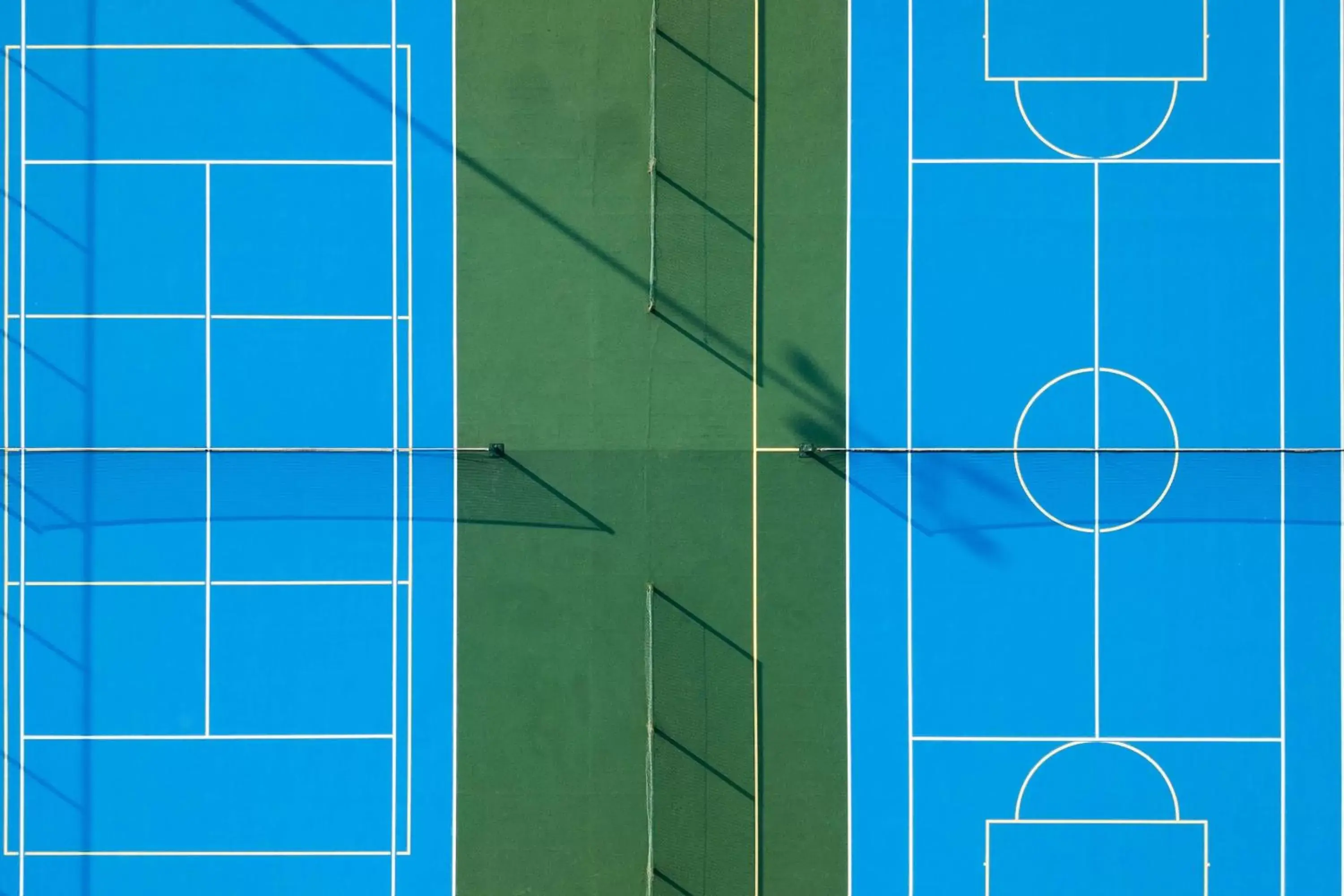 Tennis court in Le Meridien Lav Split