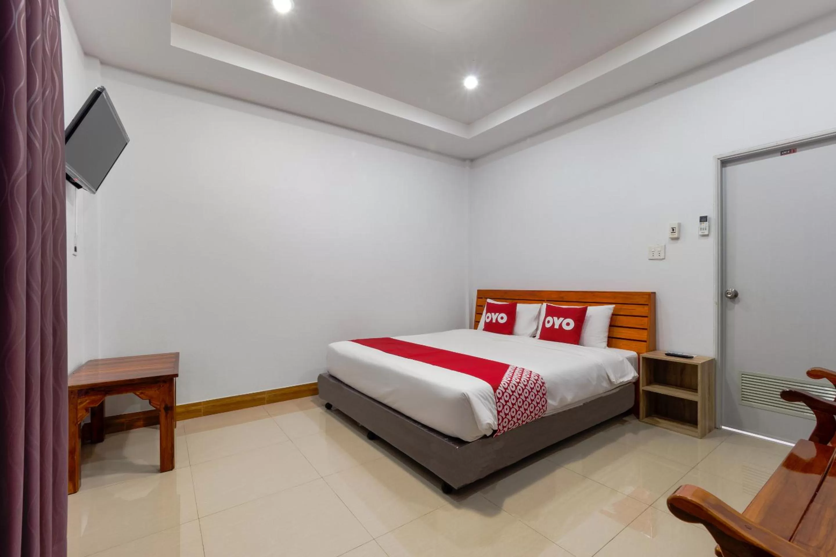 Bedroom, Bed in OYO 1044 Vassana Resort