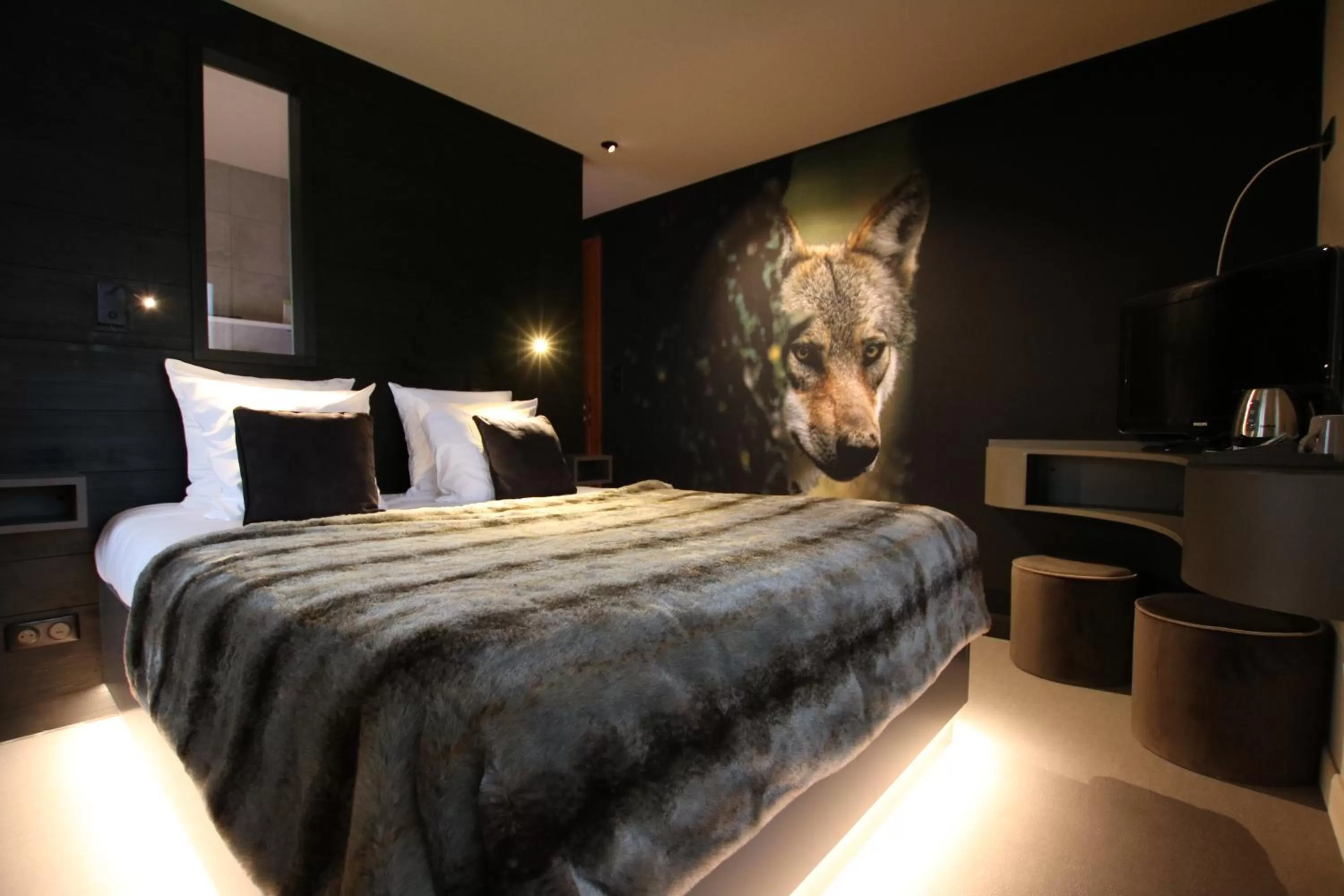 Photo of the whole room, Bed in Les Loges Du Parc