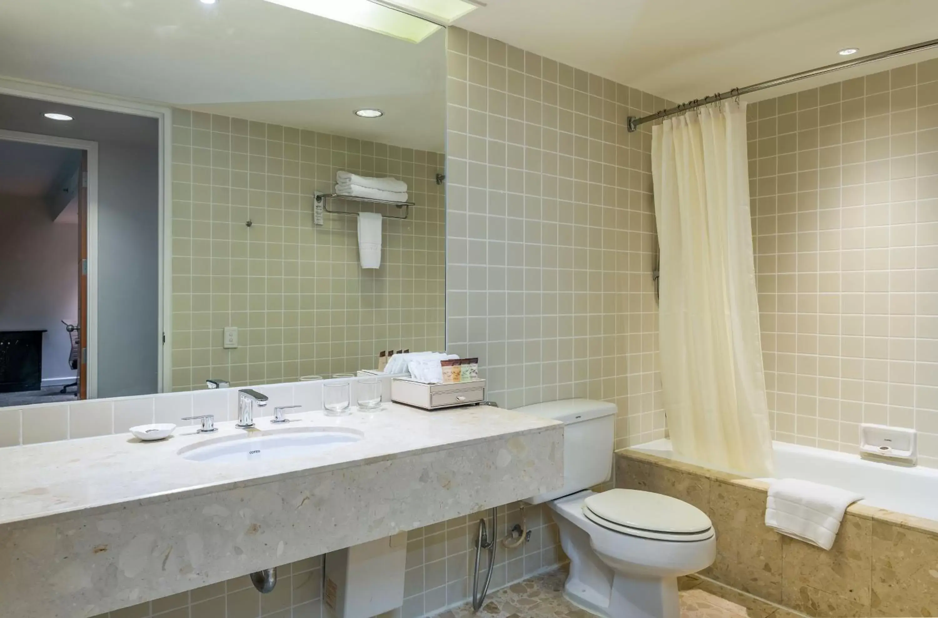 Shower, Bathroom in Chatrium Residence Sathon Bangkok