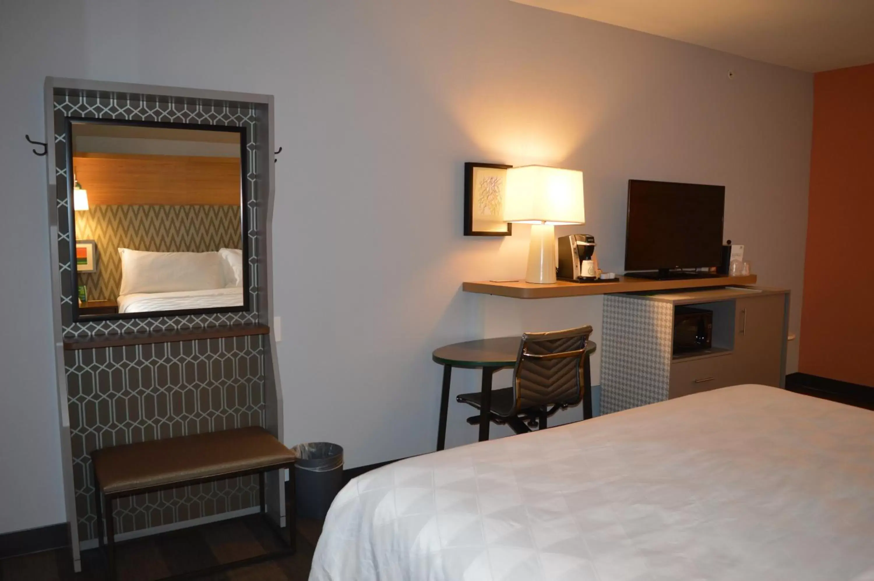 Premium King Room - Communication Accessible in Holiday Inn Odessa by IHG Premium King Room - Communication Accessible in Holiday Inn Odessa by IHG