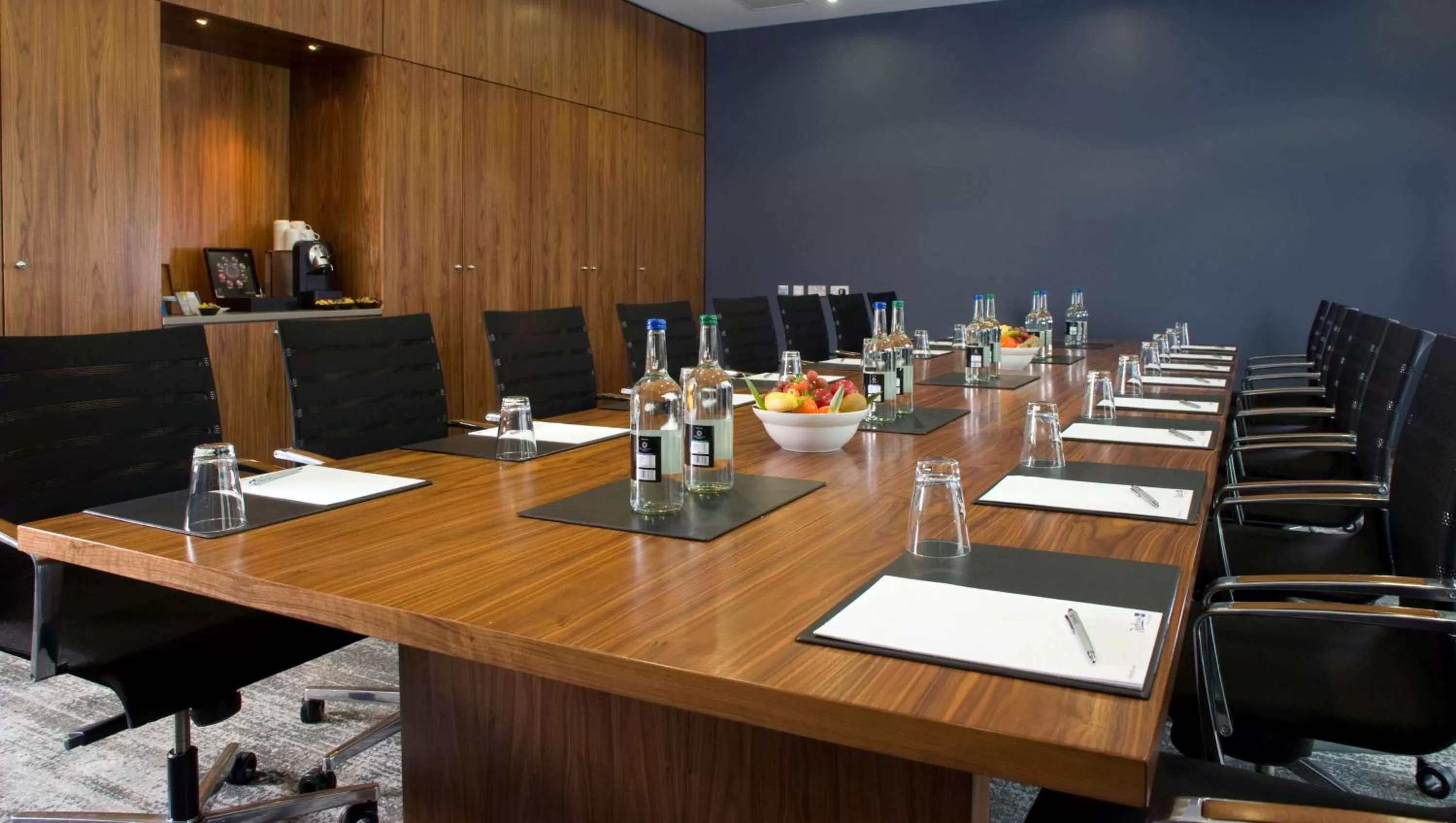 Meeting/conference room in Radisson Blu Hotel East Midlands Airport