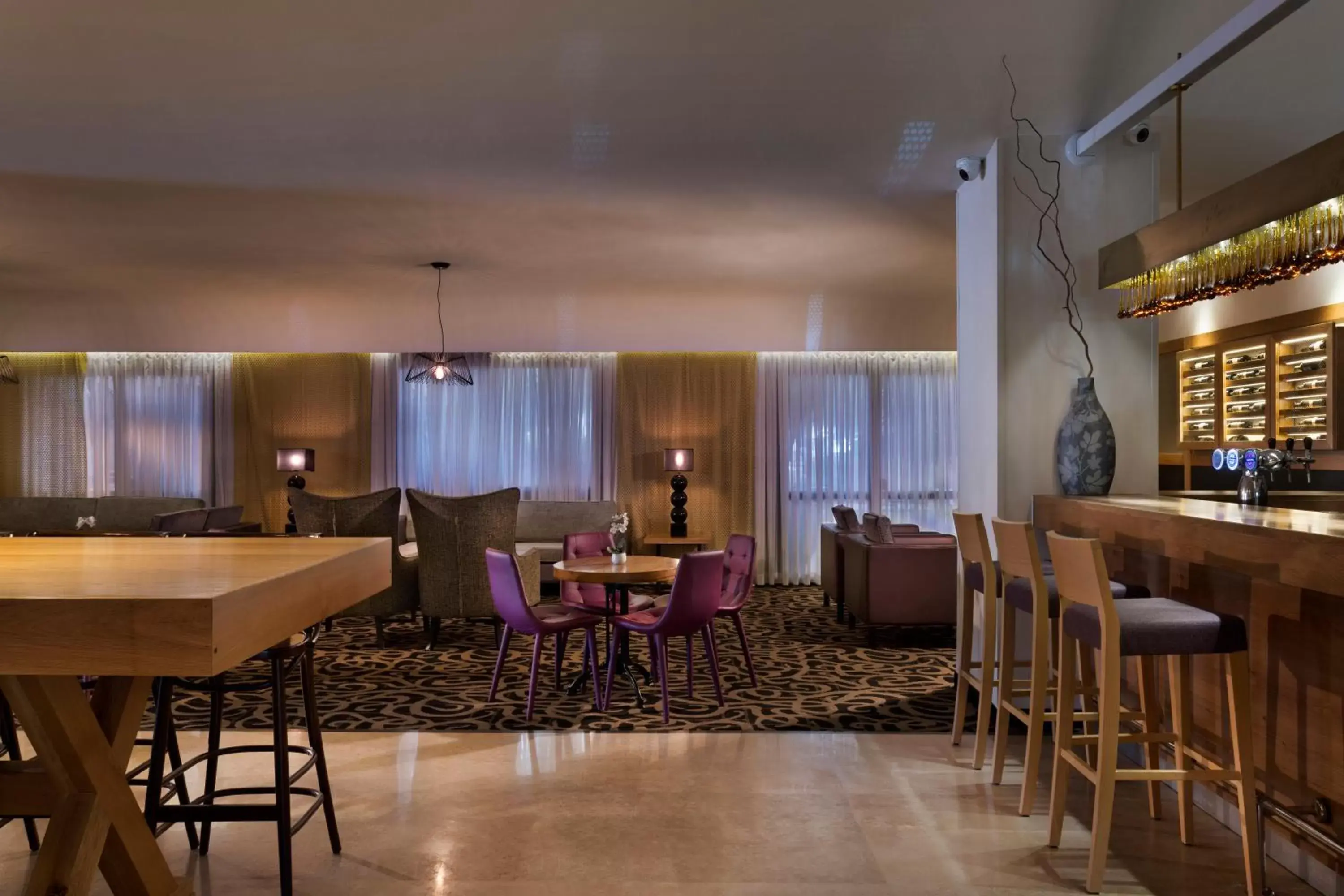 Lounge or bar, Restaurant/Places to Eat in Prima Park Hotel Jerusalem