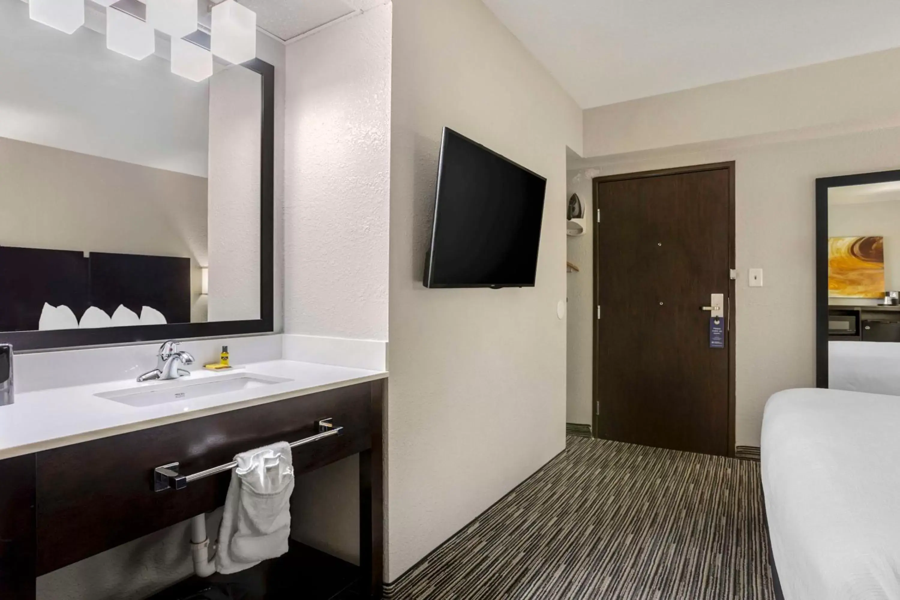 Bedroom, Bathroom in Best Western Plus Jonesboro Inn & Suites