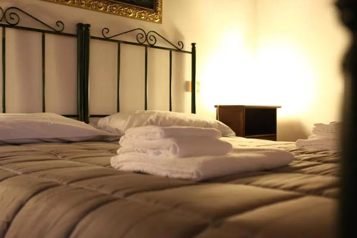 Decorative detail, Bed in Hotel Ristorante Termitito